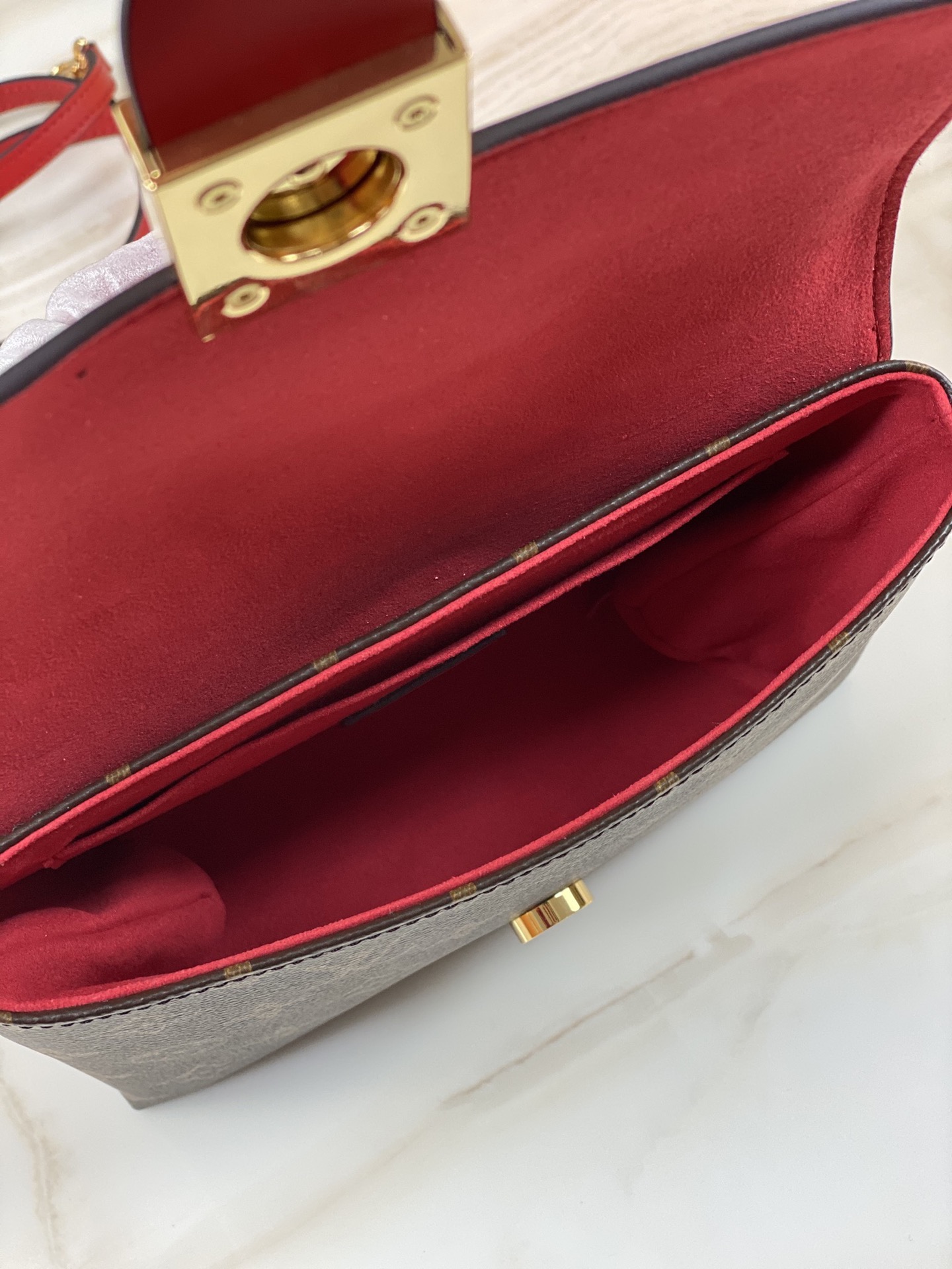 Louis Vuitton LV Locky BB M44322