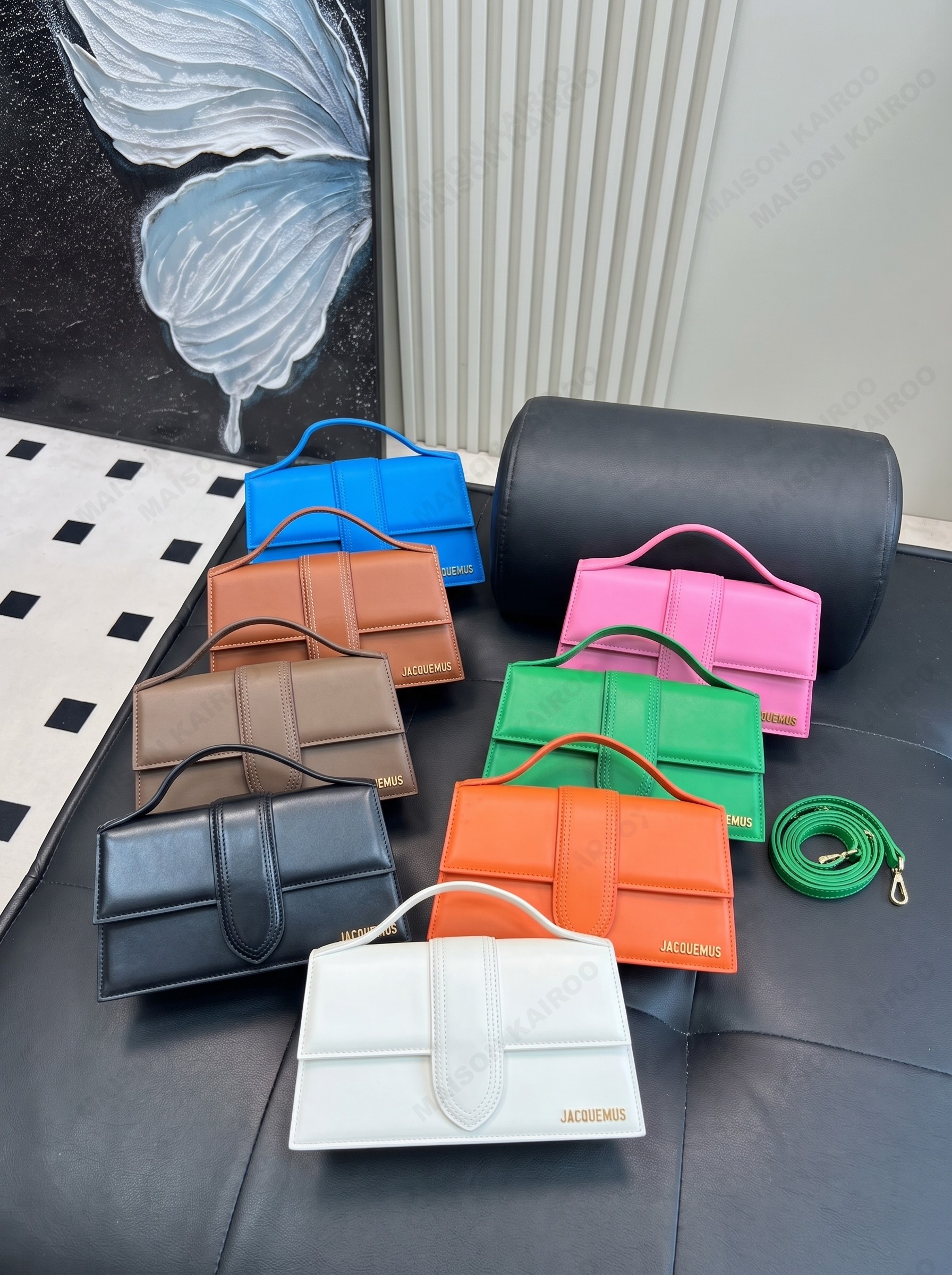 Jacquemus The large Bambino Smooth Leather Tab Flap Magnet Closure Handle Shoulder Bags - KAIROO