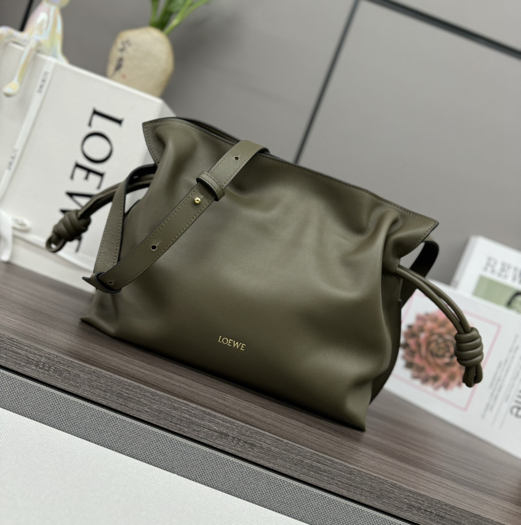 Loewe Medium Flamenco Nappa Clutch /Shoulder Strap-Dark green