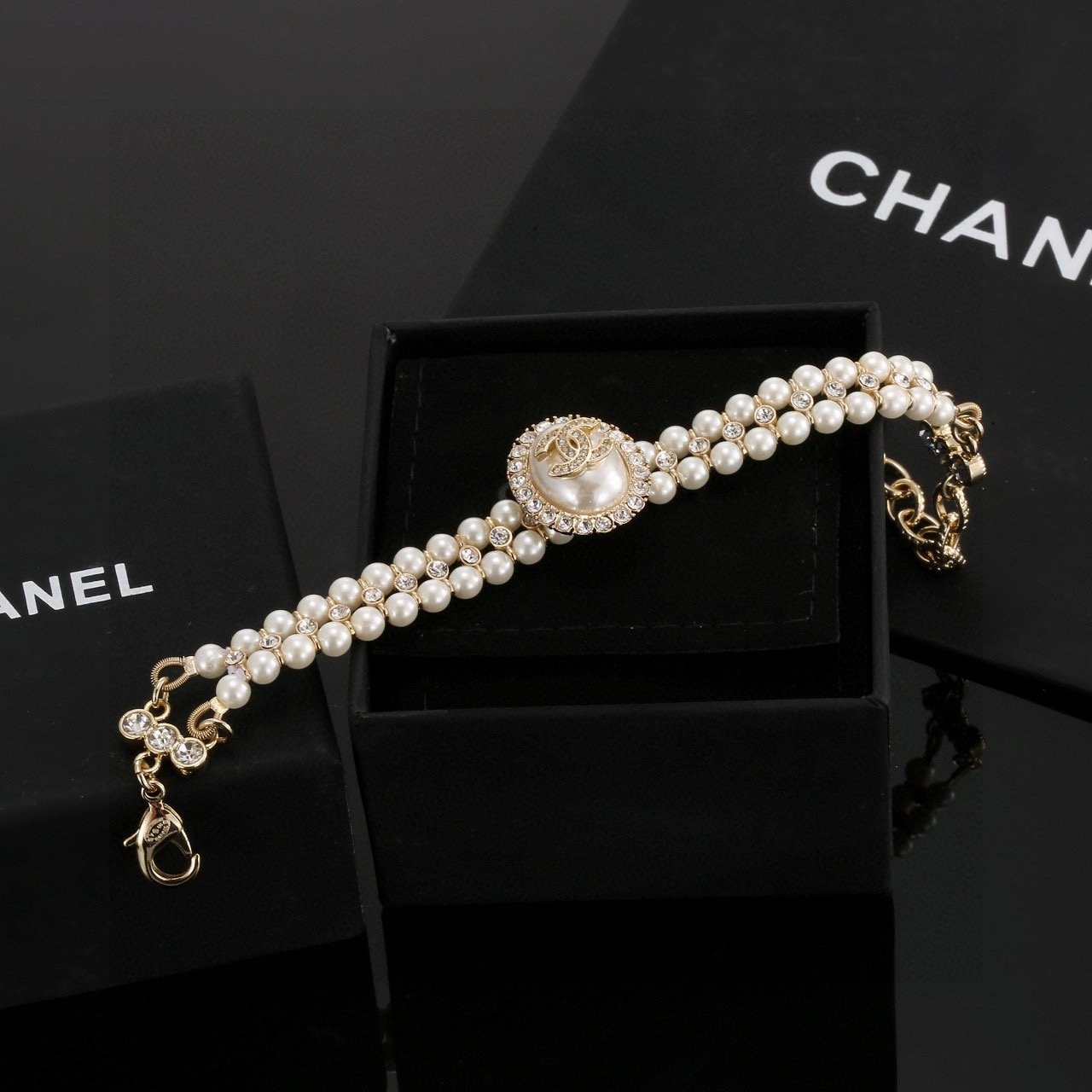 Chanel Fashion Pearl Bracelet