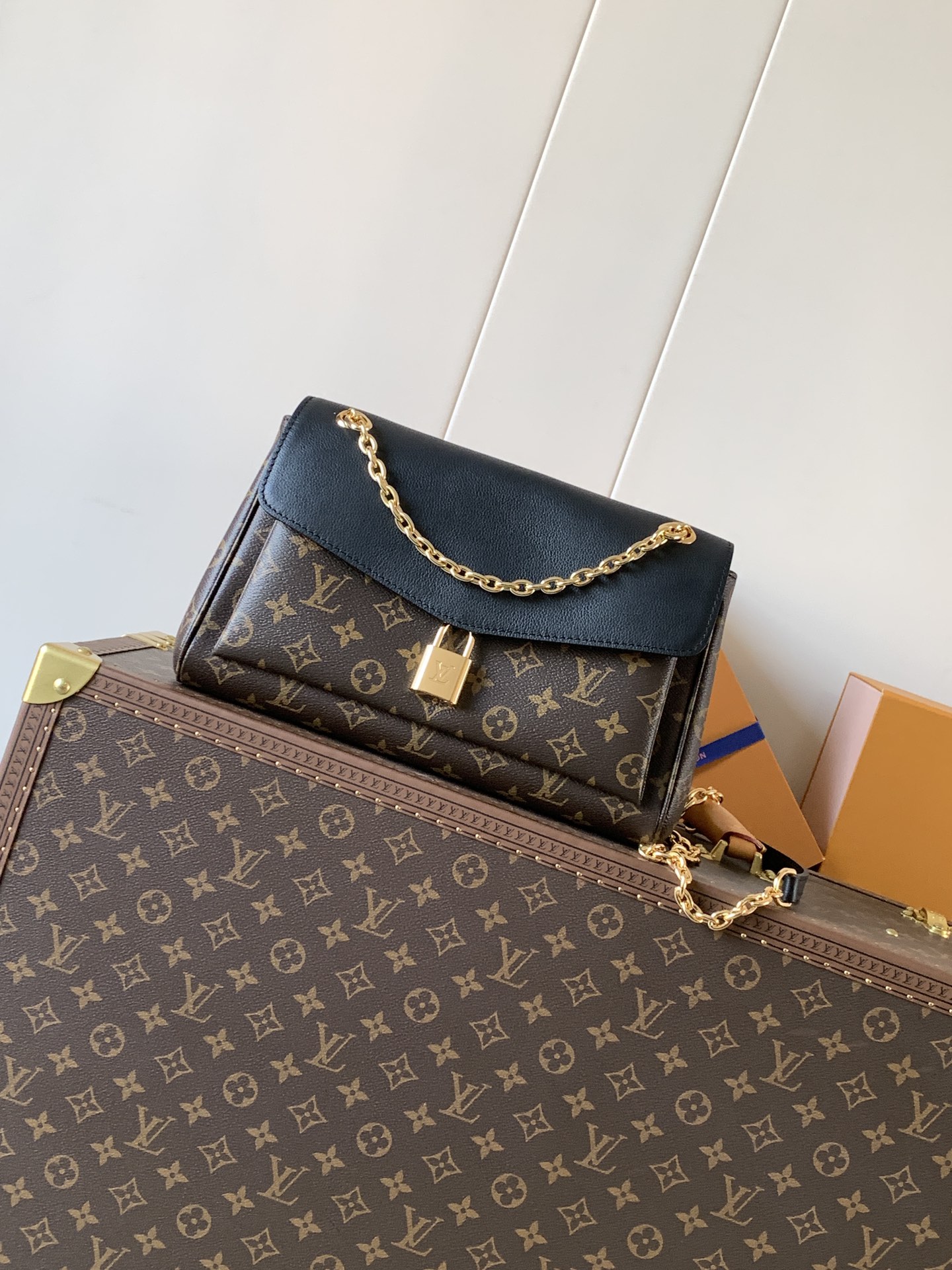 M26285 LV Saint Germain PM Bag