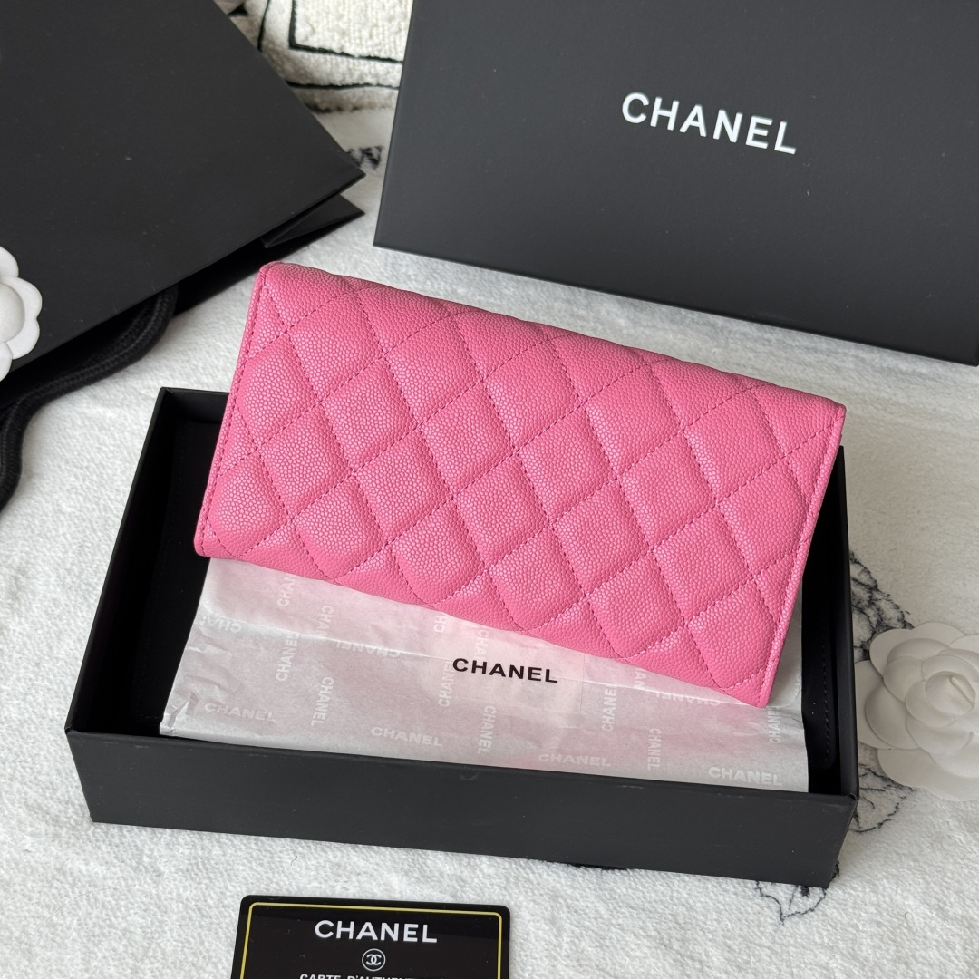 Chanel Classic Large Flap Wallet in Fuchsia Grained leather Gold-Tone Metal