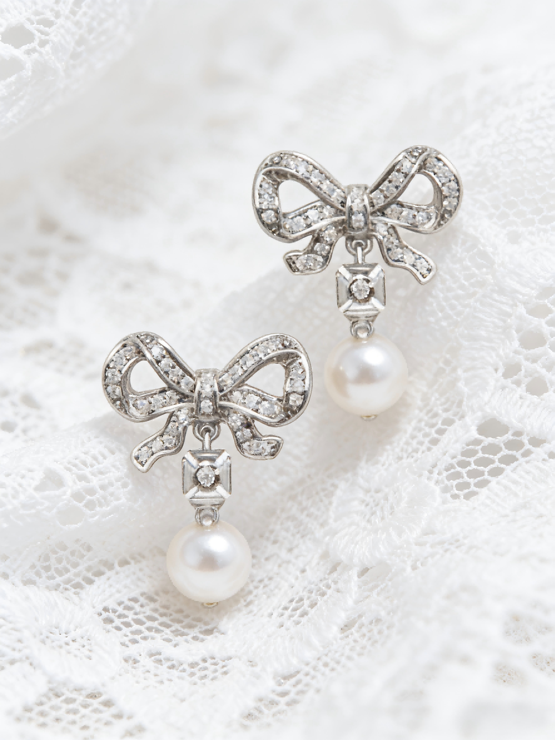 Chic Silver Crystal Bow Saturn Earrings, Glittering Dangle Earrings, Party Jewelry