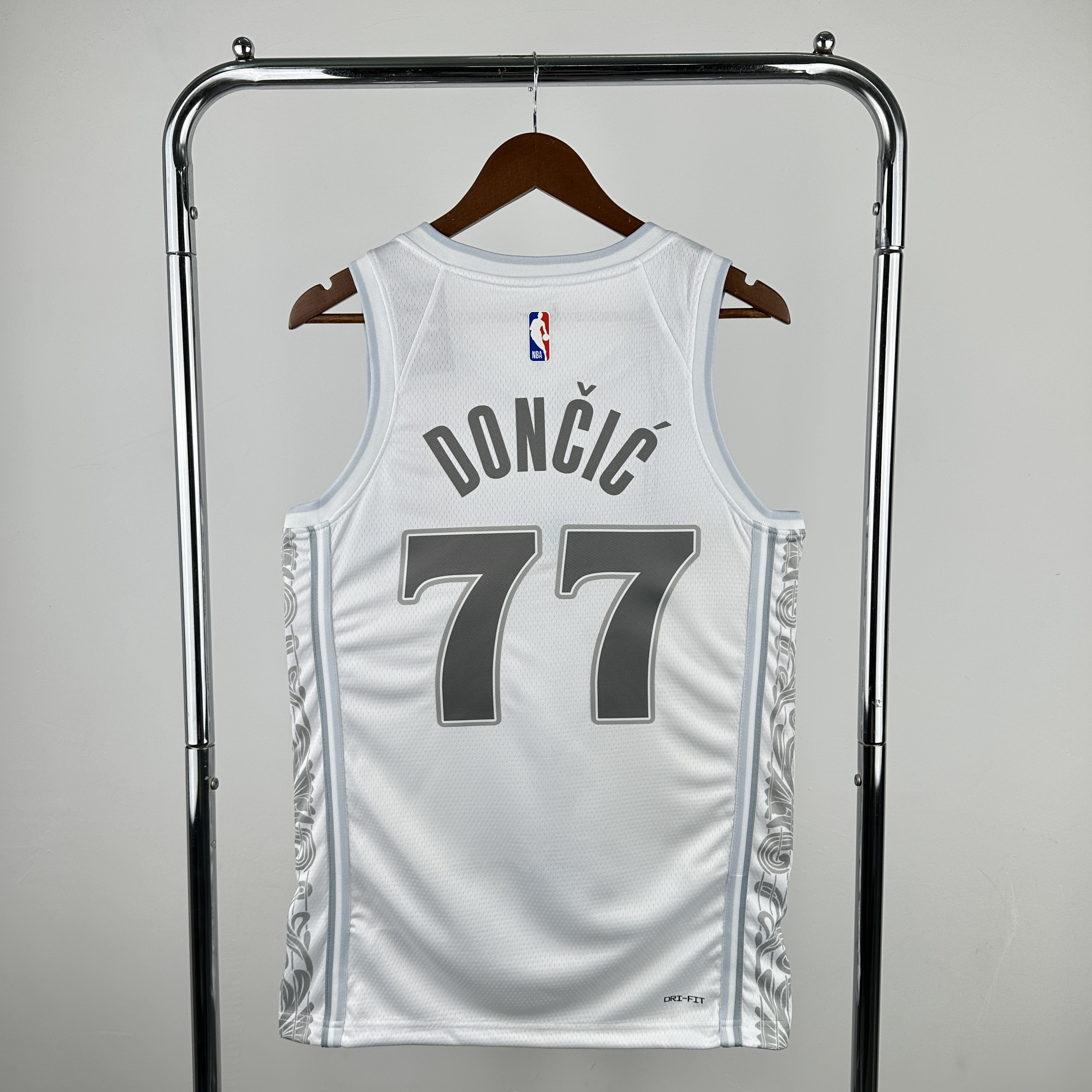 25 Season Dallas Mavericks City Edition  #77