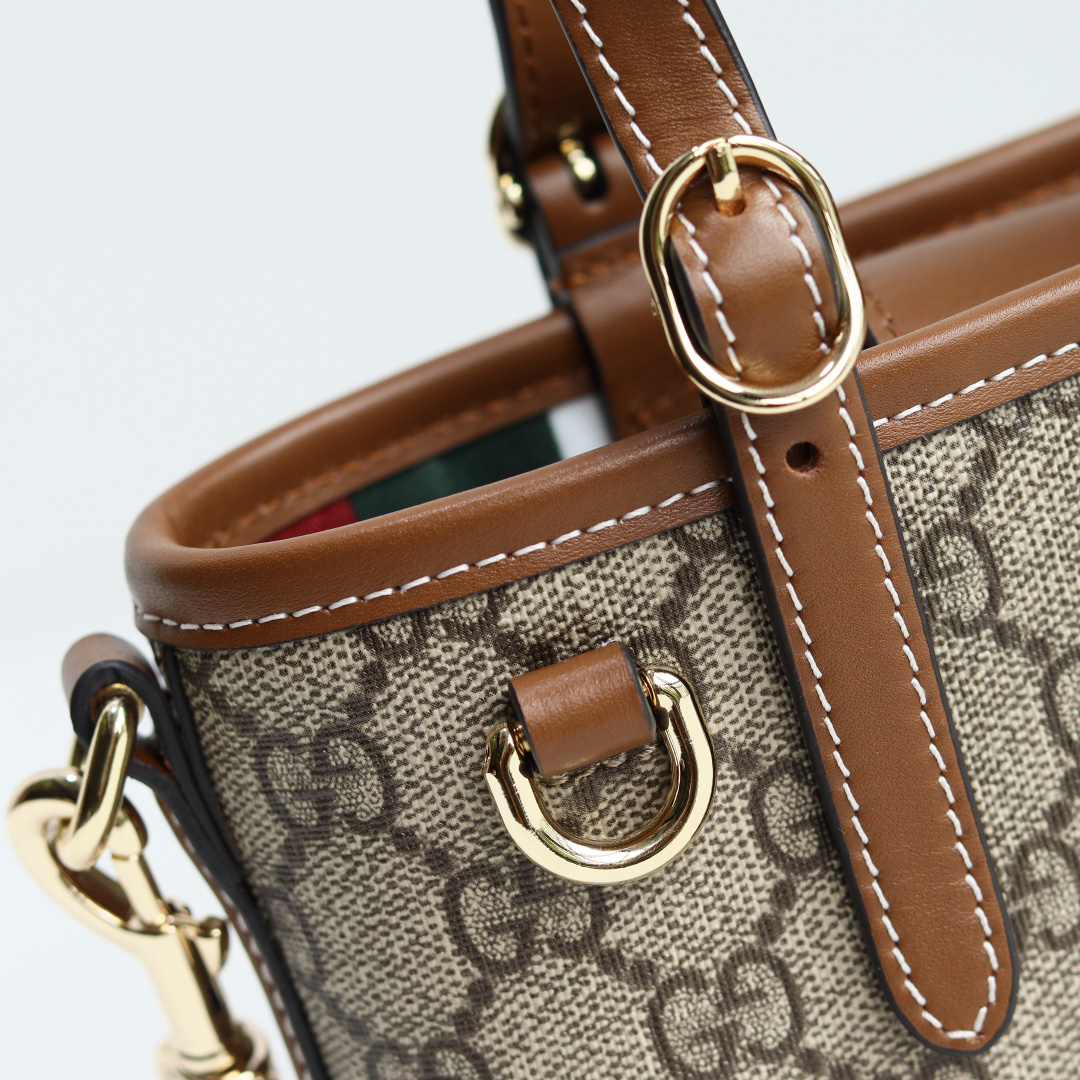 Gucci GG Emblem mini bag 855491