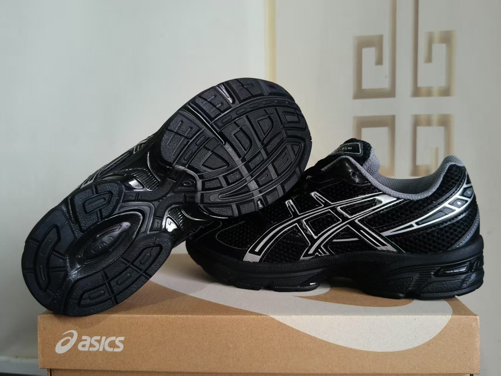 ASICS 1130 US Men's Sizes6 to 11 in half sizes  Silvery Black White Shoes tianlong
