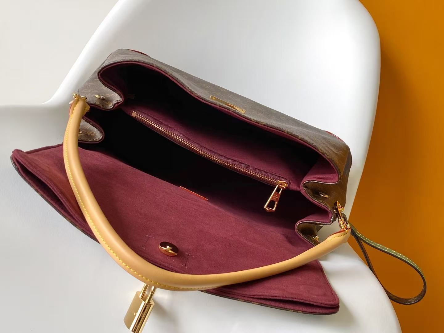 Louis Vuitton LV HIDE AWAY Bags