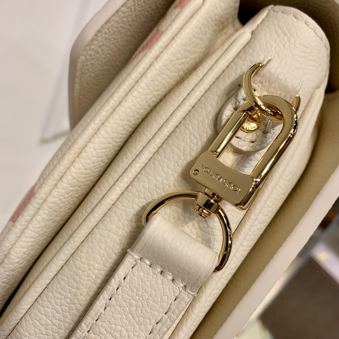 Louis Vuitton LV Pochette Metis M45573