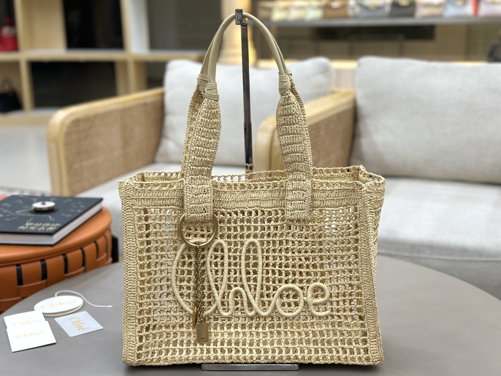 Chloe Summer Banaba East-west Tote Bag in raffia-Beige