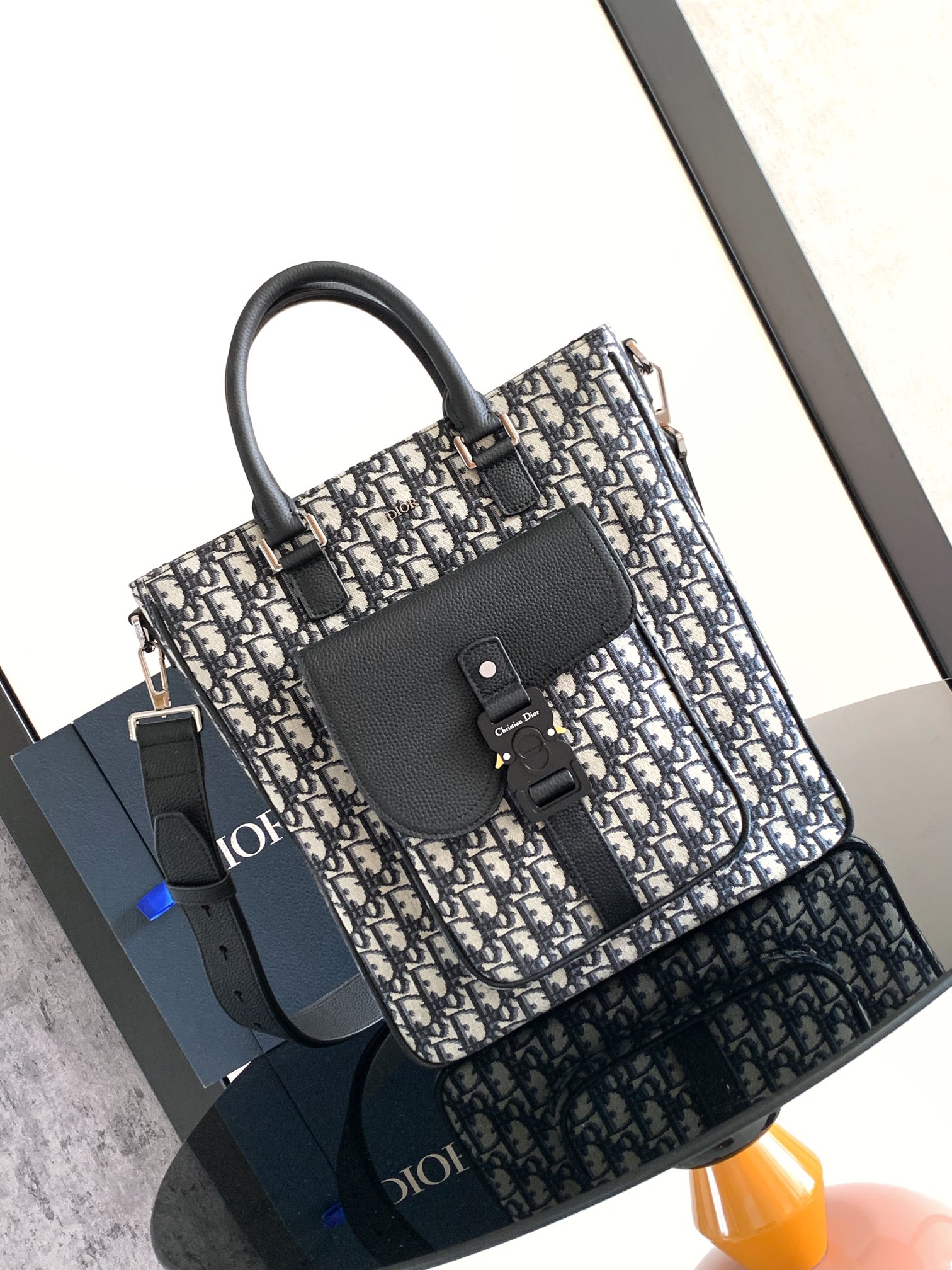 Men's Dior Saddle Tote in Beige Oblique Jacquard and Black leather