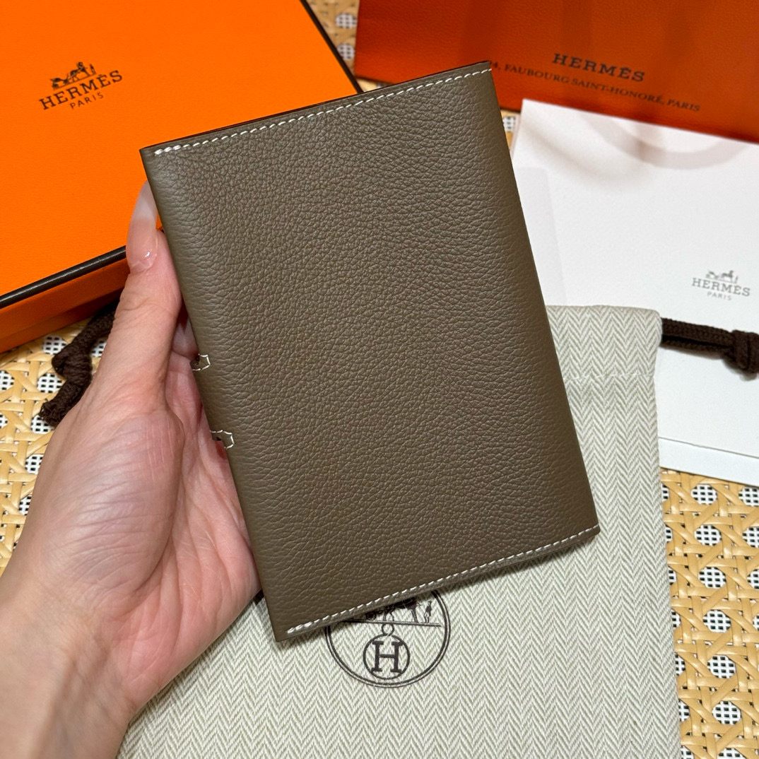 Hermes Etoupe Evercolor R.M.S Passport Holder