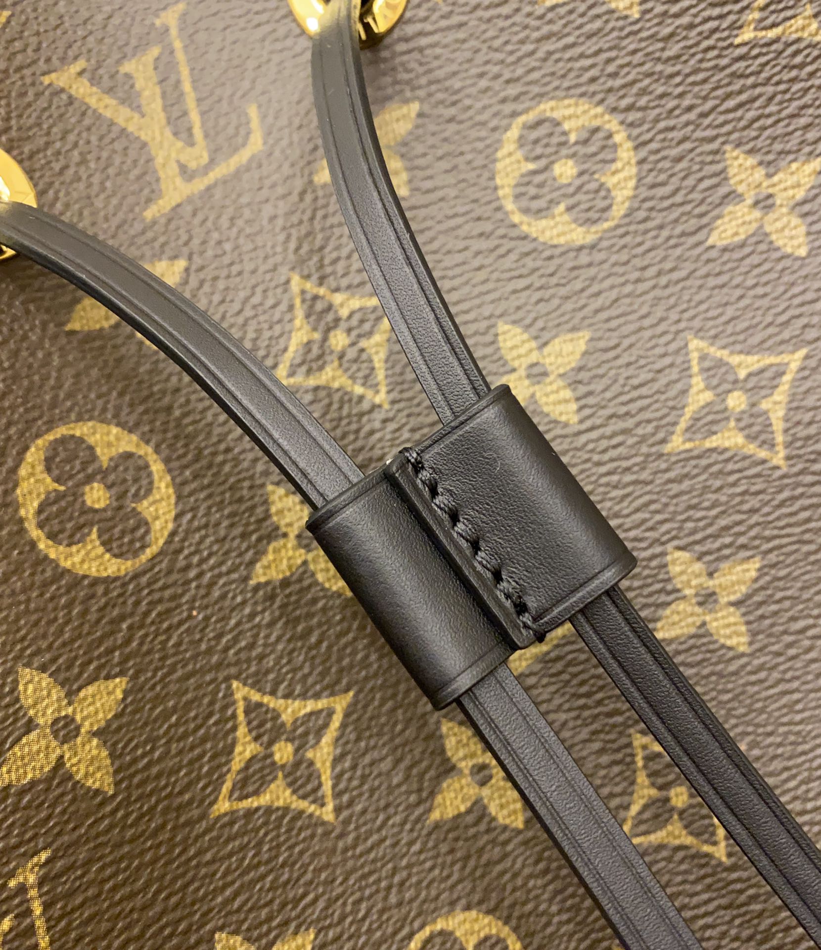 Louis Vuitton LV NeoNoe MM M44020