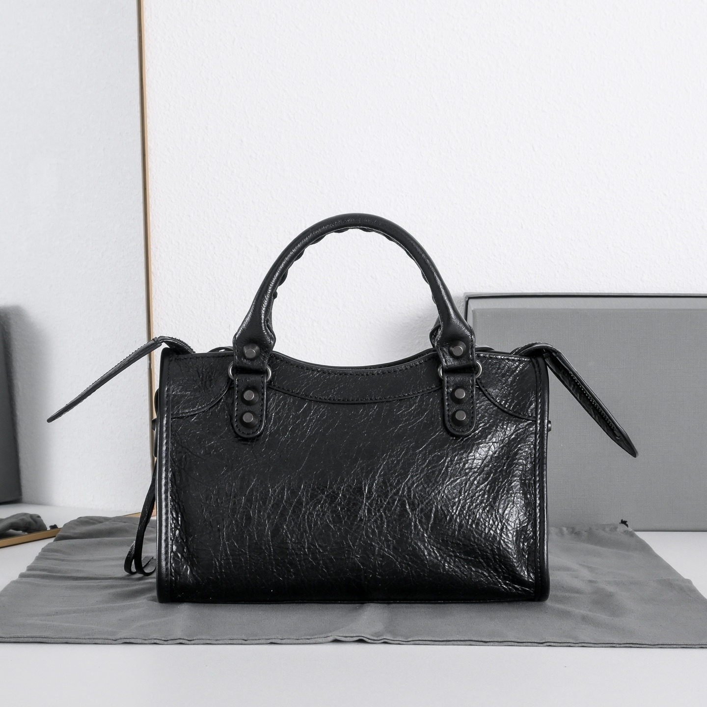 𝐁alenciaga Le City Bag Small in Black Lambskin