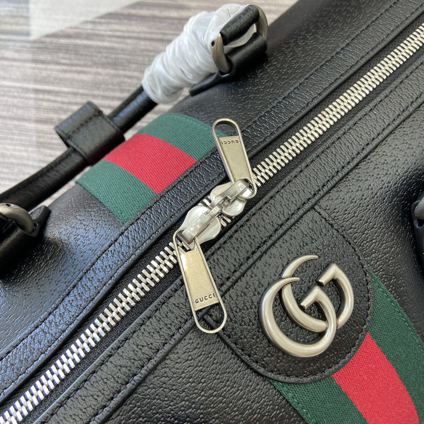 Gucci Bags Savoy Natural Gloss Black Soft Leather 834460