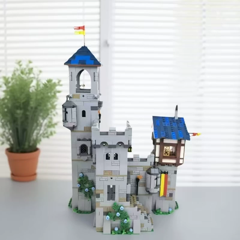 MOC 92106 - Modular Castle's Keep