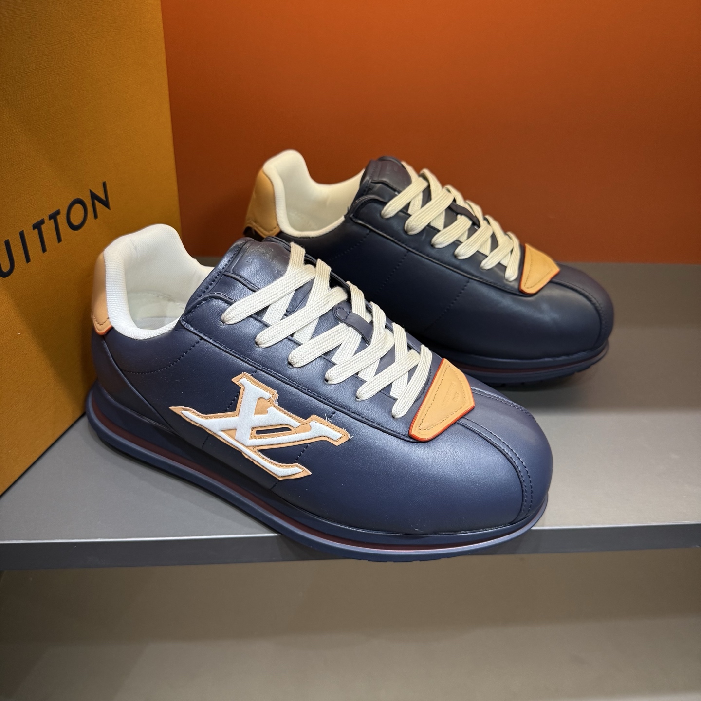 Louis Vuitton LV Unisex Buttersoft sneaker