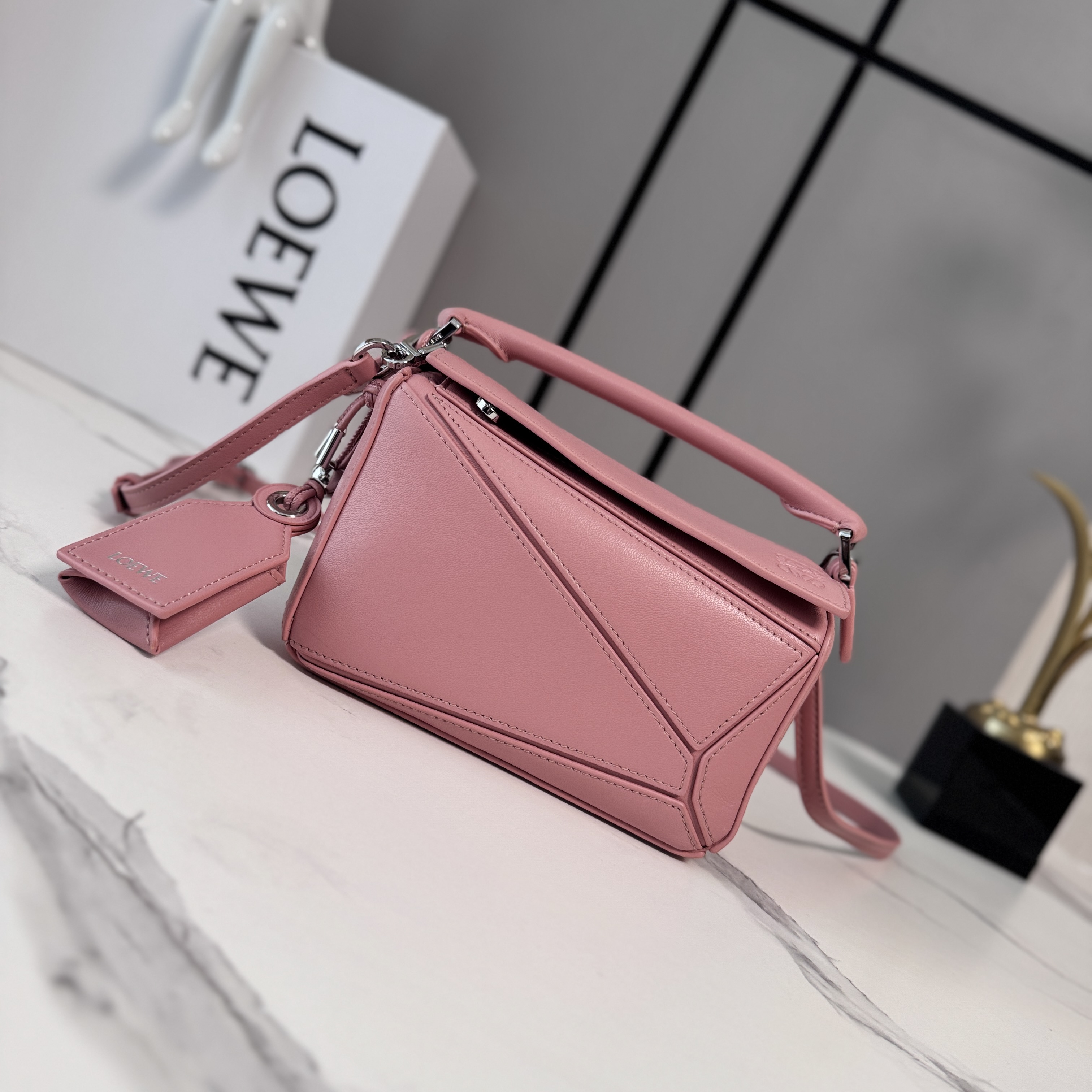 Loewe Mini Featherlight Puzzle bag in nappa lambskin-Rouge Pink