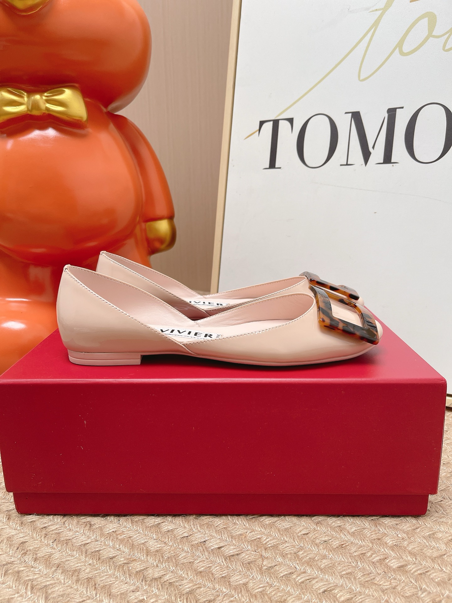 Roger Vivier Rose Shiny Leather Ballet Flat
