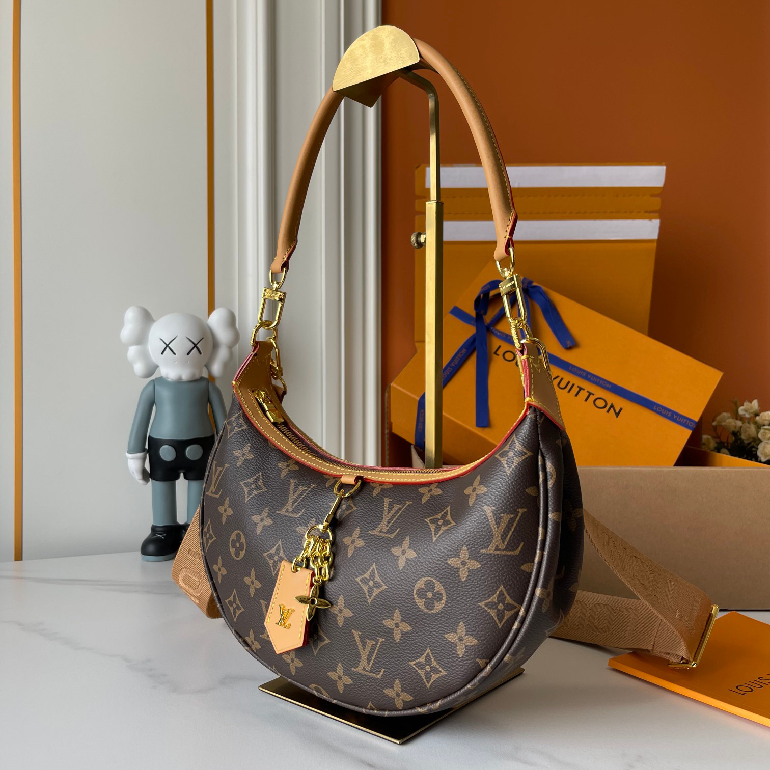 Louis Vuitton new loop hobo handbag