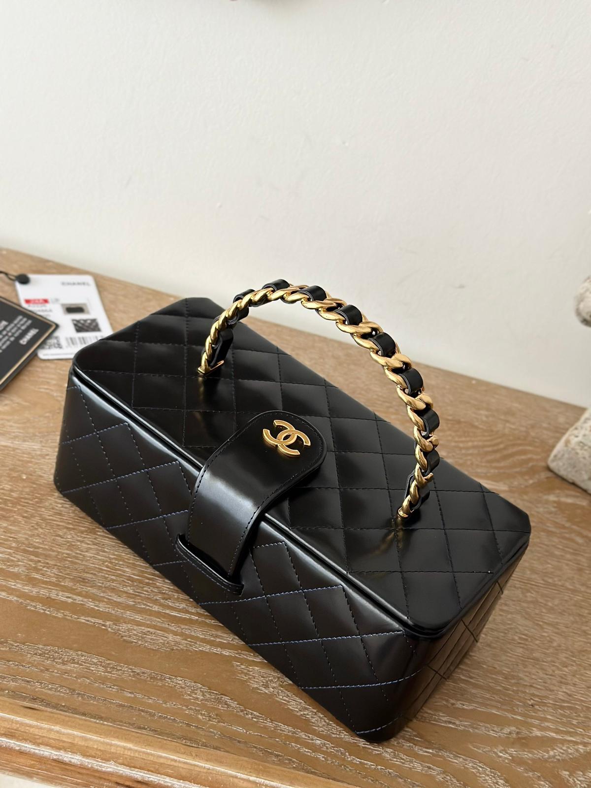 Chanel Vintage Makeup Box Bag 2025 New Version