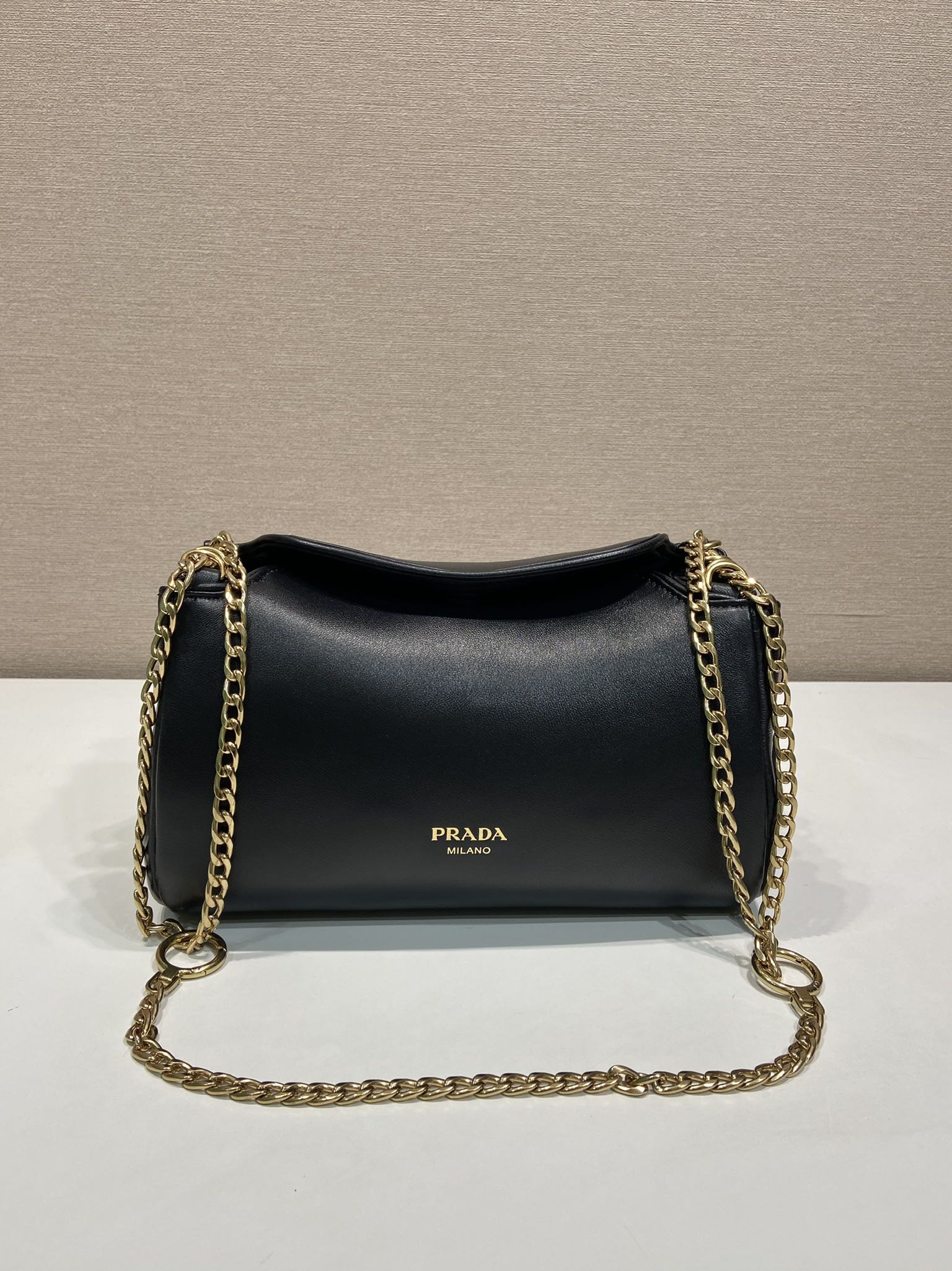 Prada  Tumulte bag 24 black leather 280838