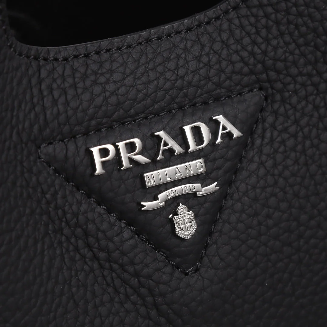 Prada 18 DYNAMIQUE LOGO TOTE BAG IN BLACK CALFSKIN