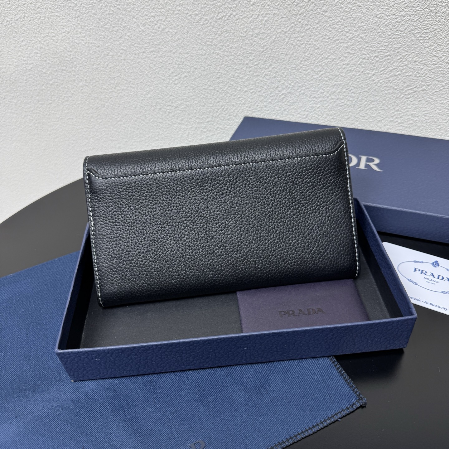 Dior Saddle Gravity Long wallet in black calfskin