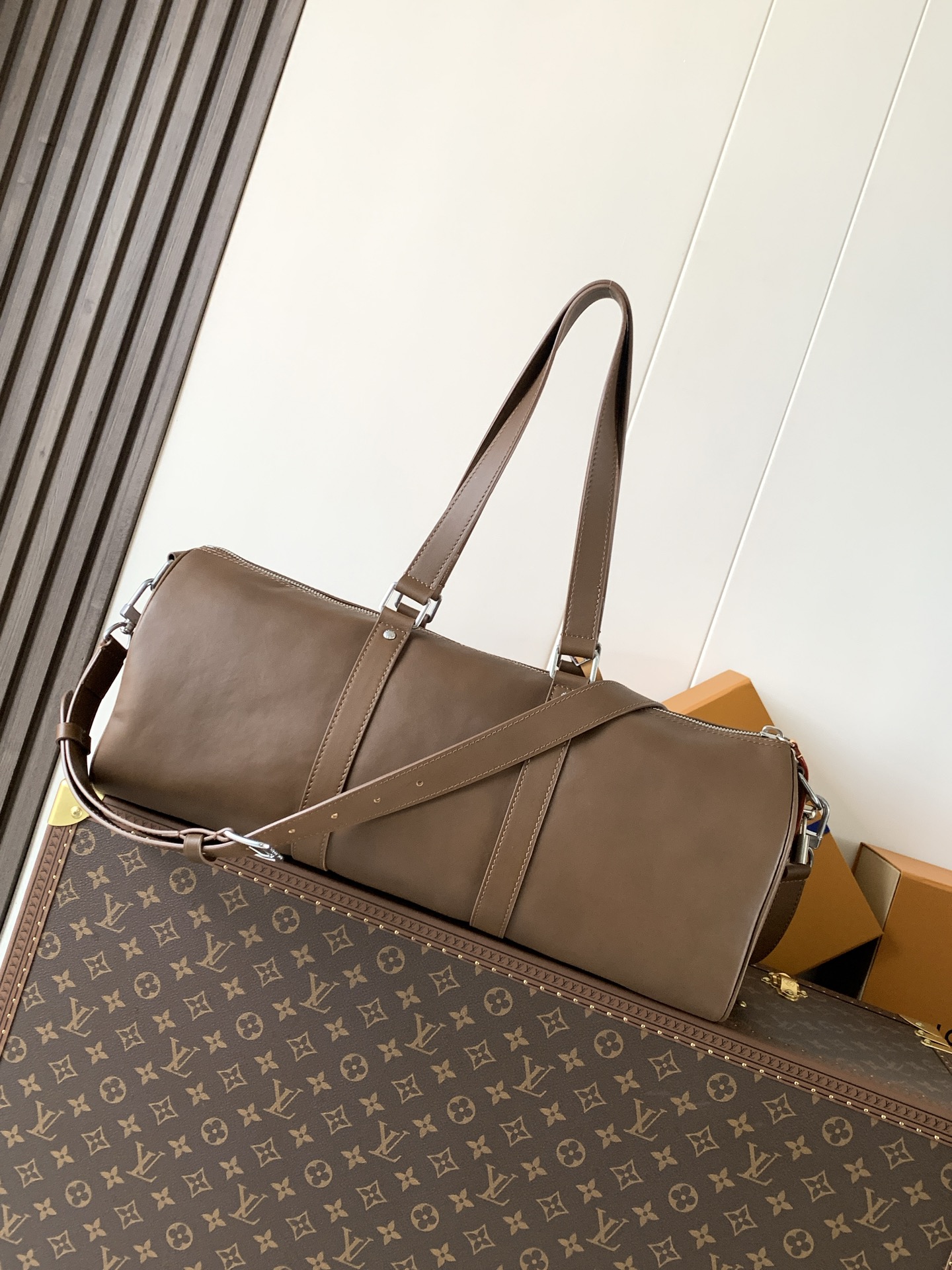 Louis Vuitton Needle handbag M28000 brown