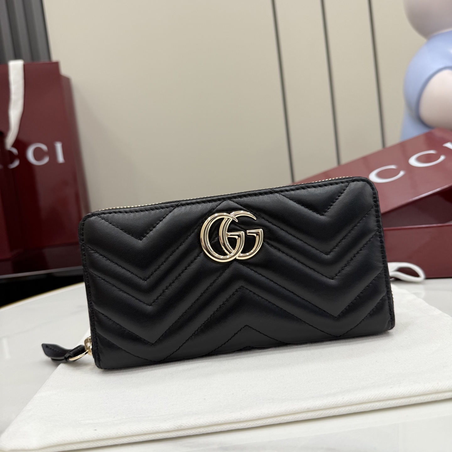 Gucci GG Marmont zip around wallet 443123