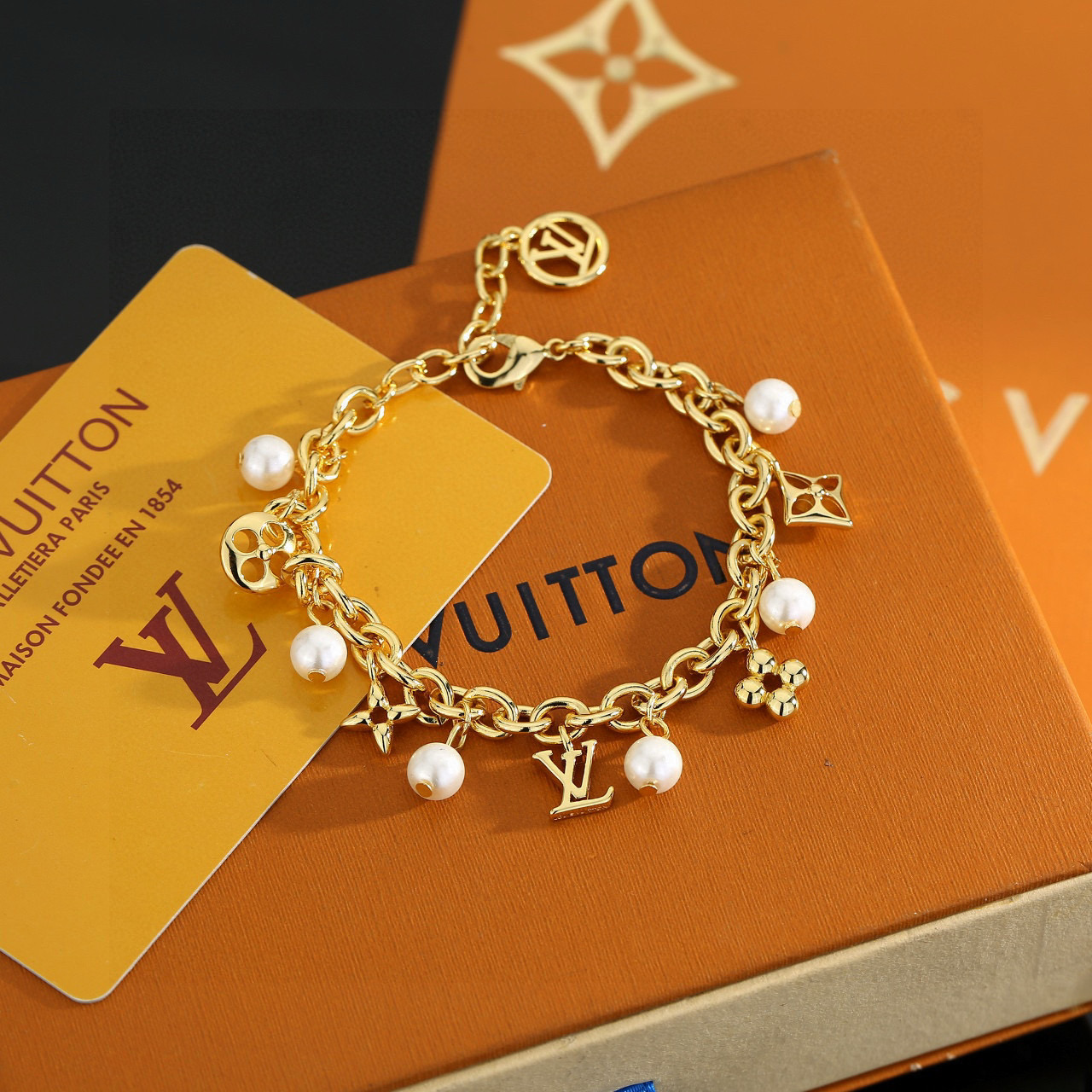 LV Women's fashion bracelet