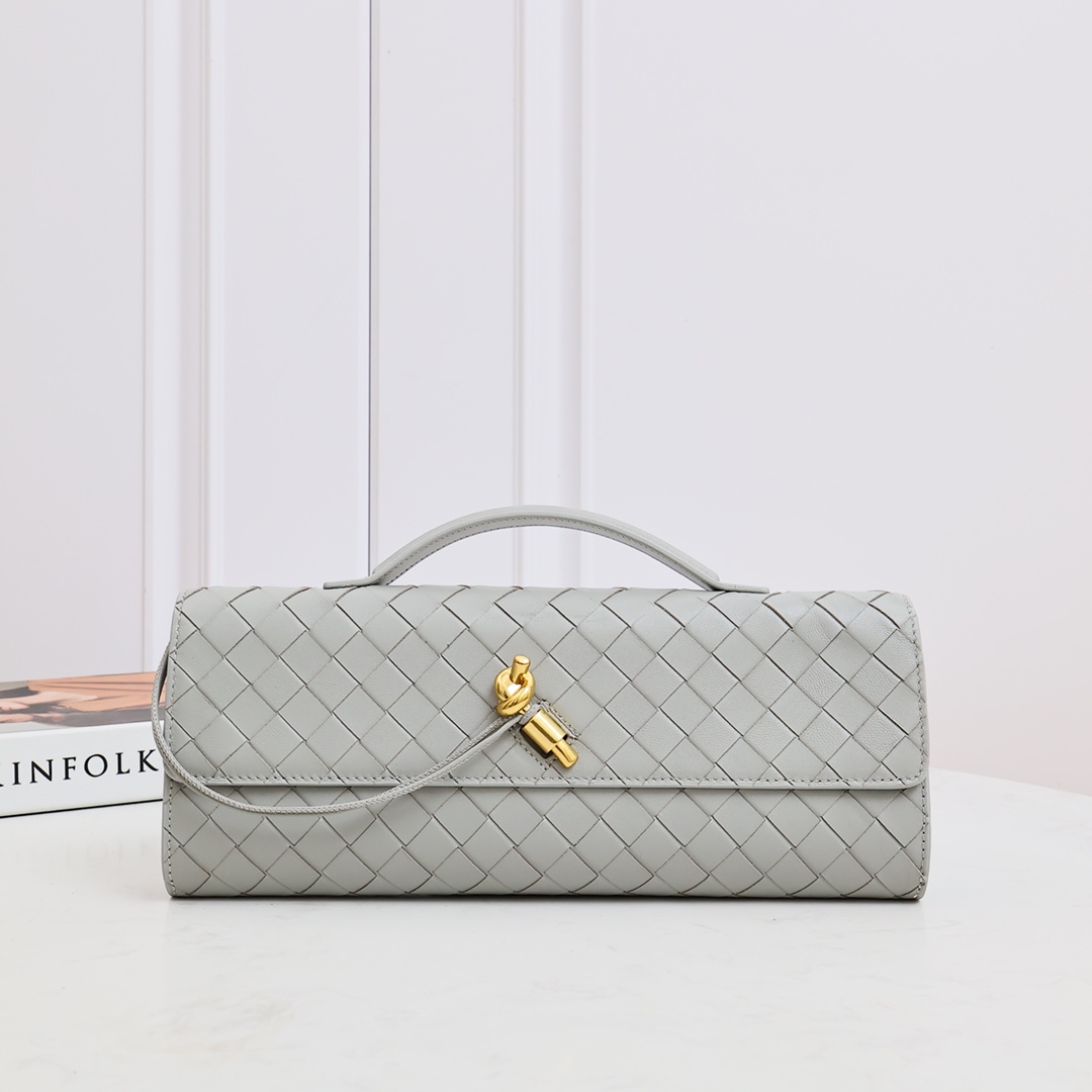 Botteg Andiamo Clutch Intrecciato leather in Sterling