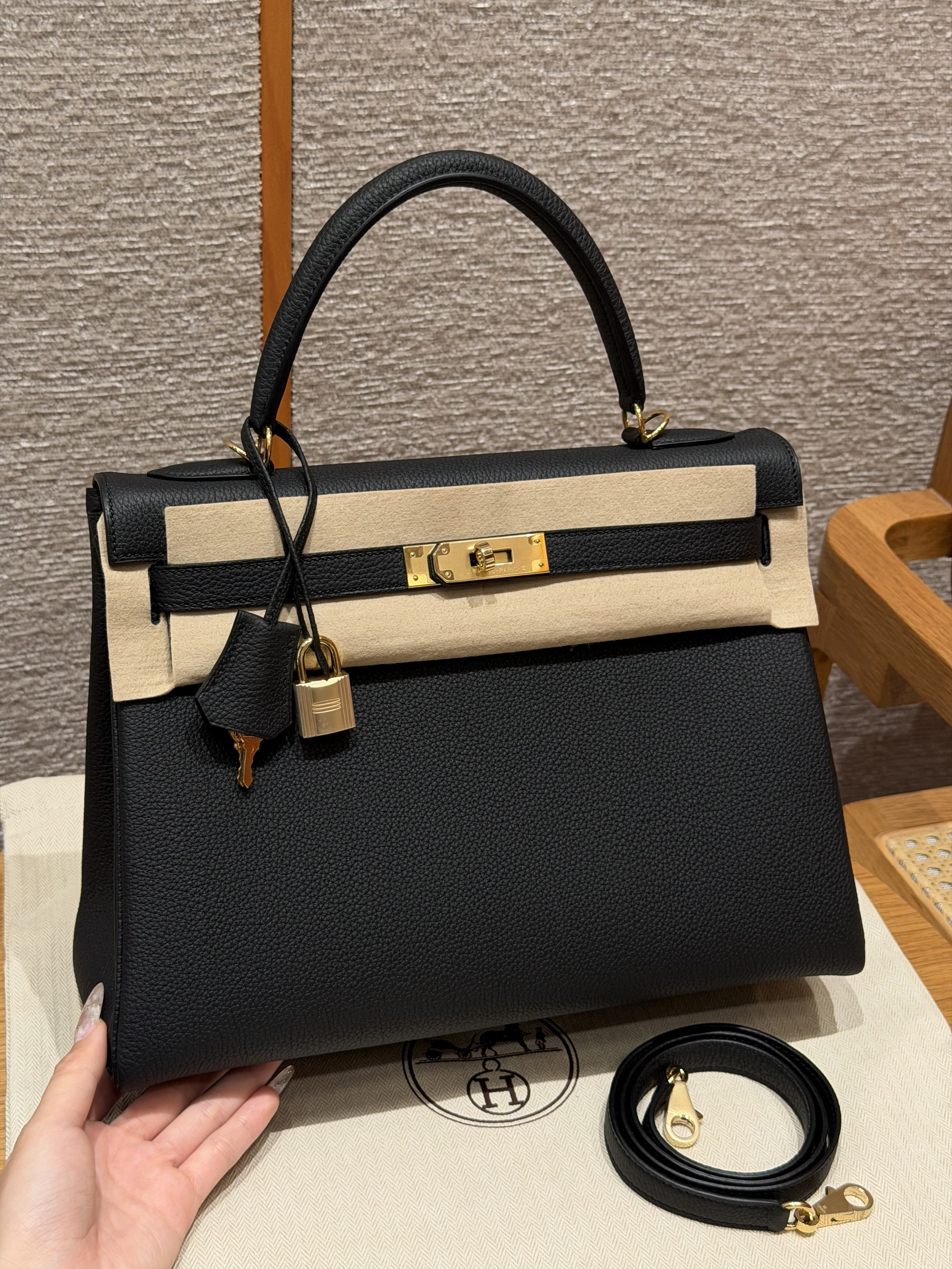 Hermes Black Togo Kelly 32