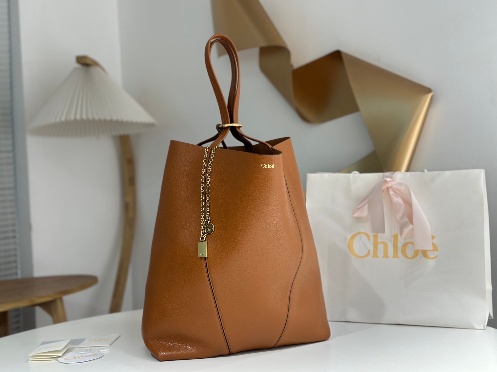 Chloe Large Spin Tote bag in Grained leather-Clay Brown