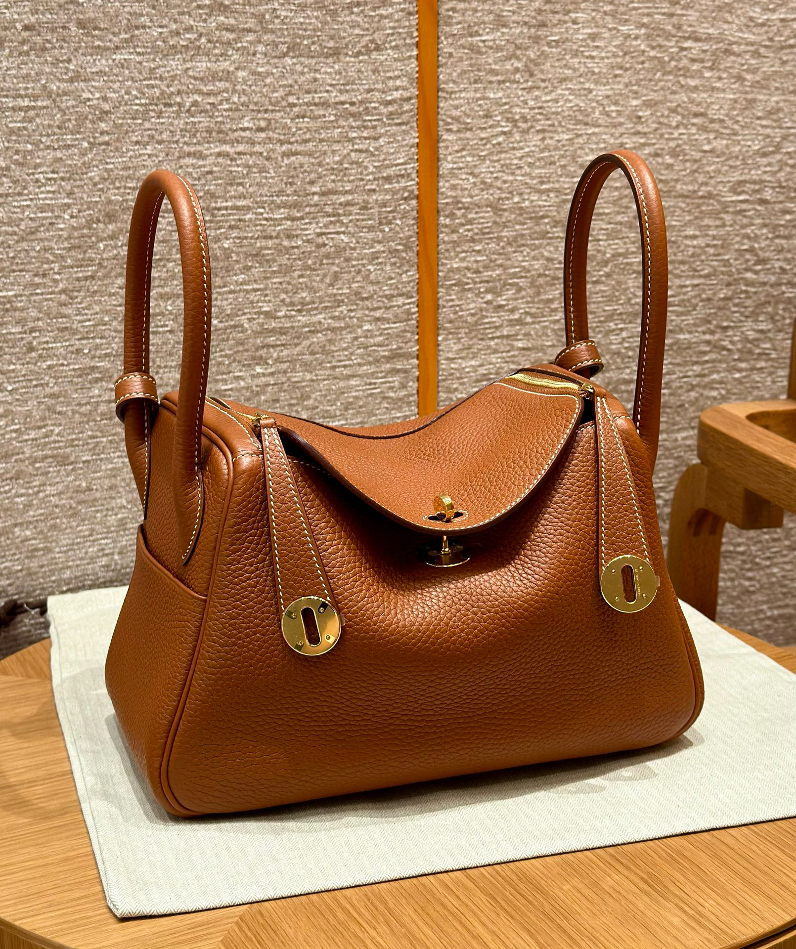 Hermes Gold Clemence Lindy 30