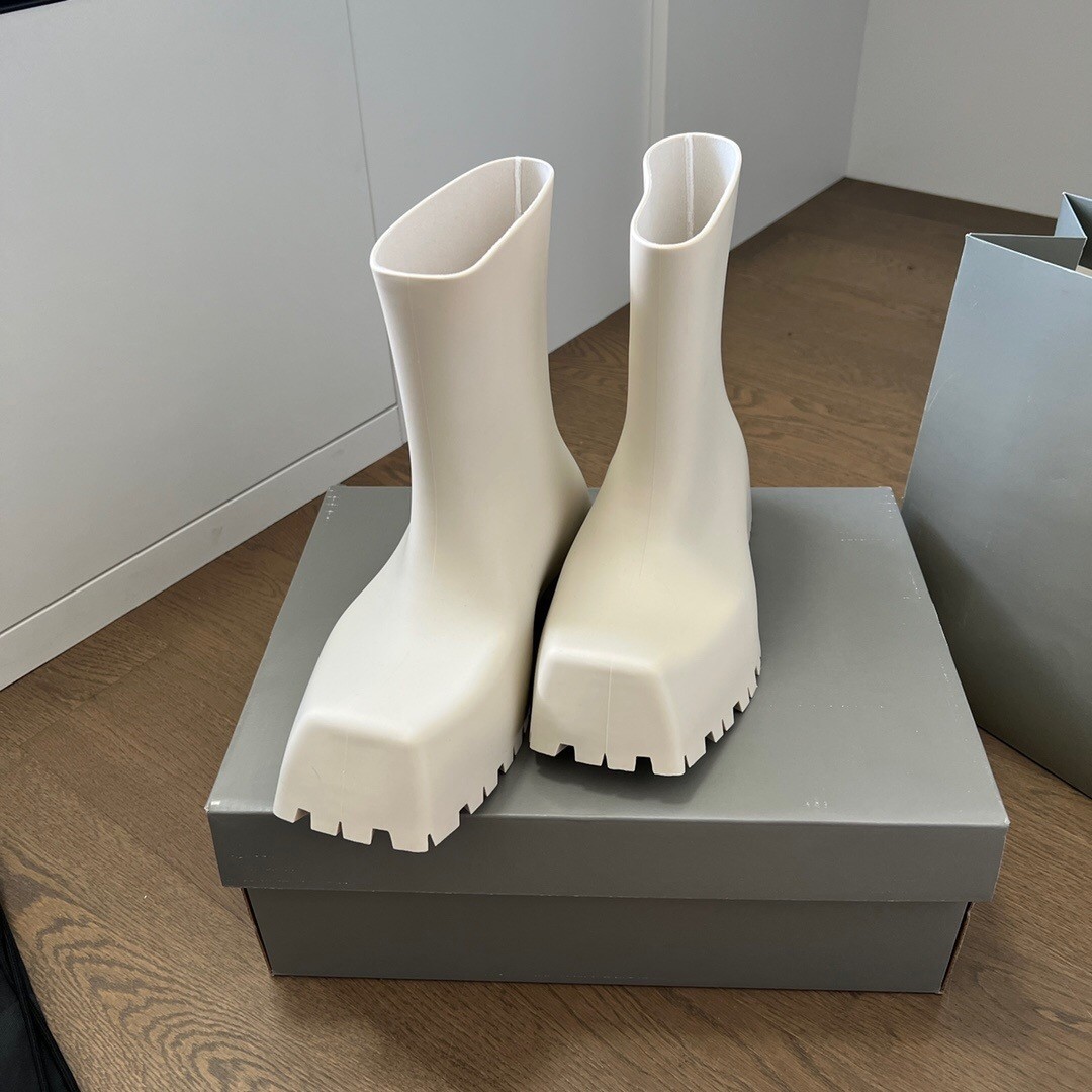 Balenciaga Trooper White Matte Rubber Galoshes Square Toe Chunky Rain Boots - KAIROO