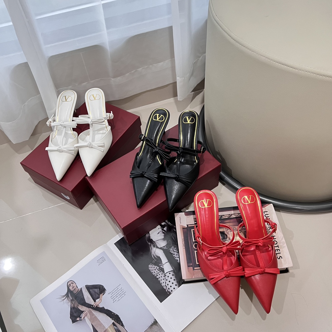 Valentino Garavani Pointed Toe Multi-strap Bow Smooth Leather Kitten Heel Mules - KAIROO