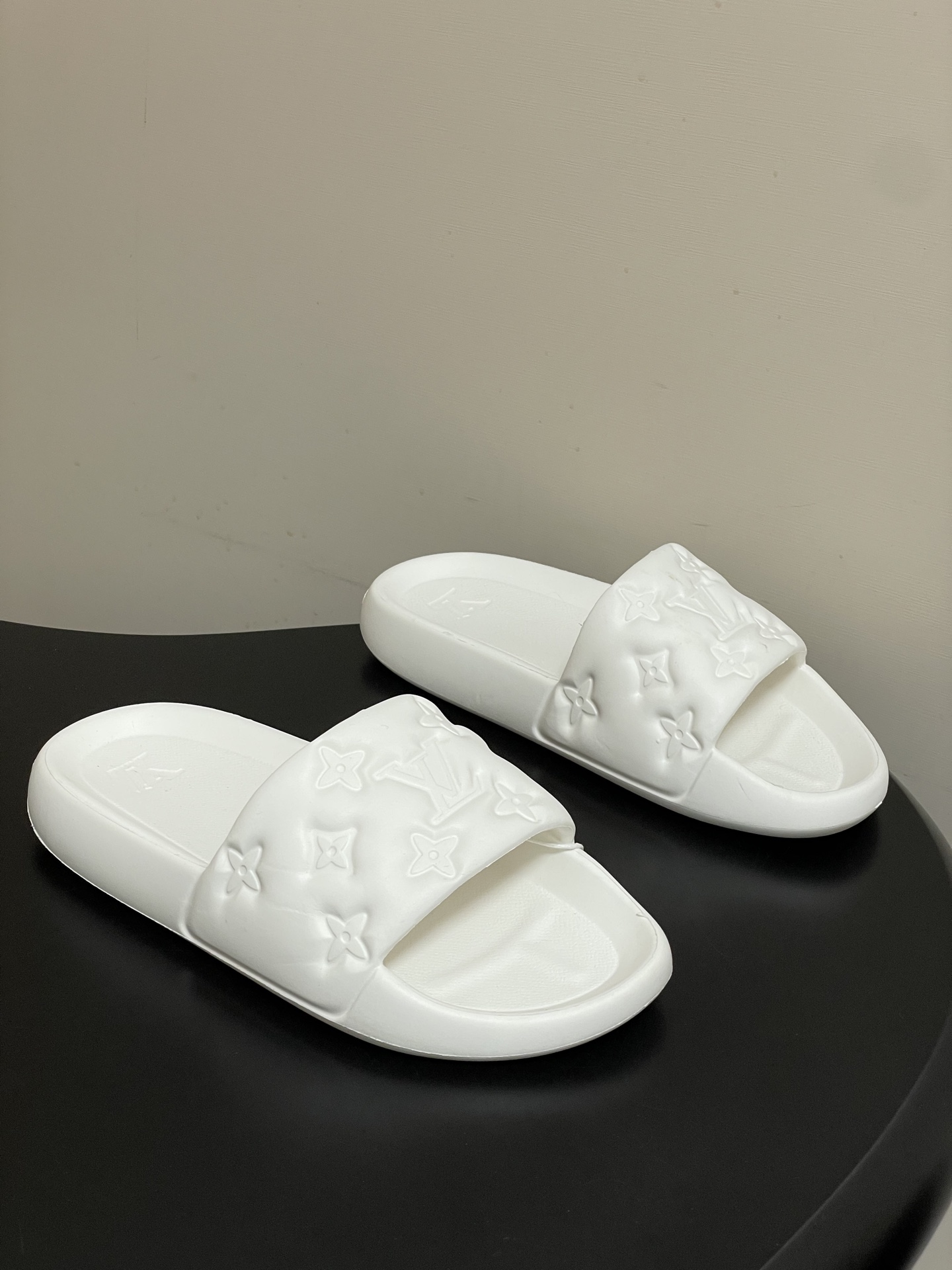 Men's LV Waterfront Slippers