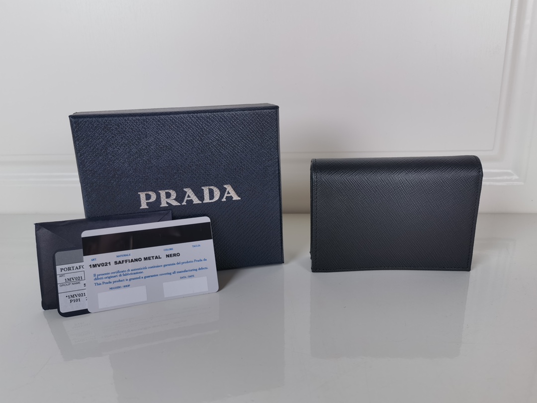 Prada Saffiano Small Wallet-Black
