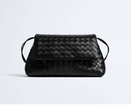 Bottega Veneta Giorno Flap Bag in Black Intrecciato leathe