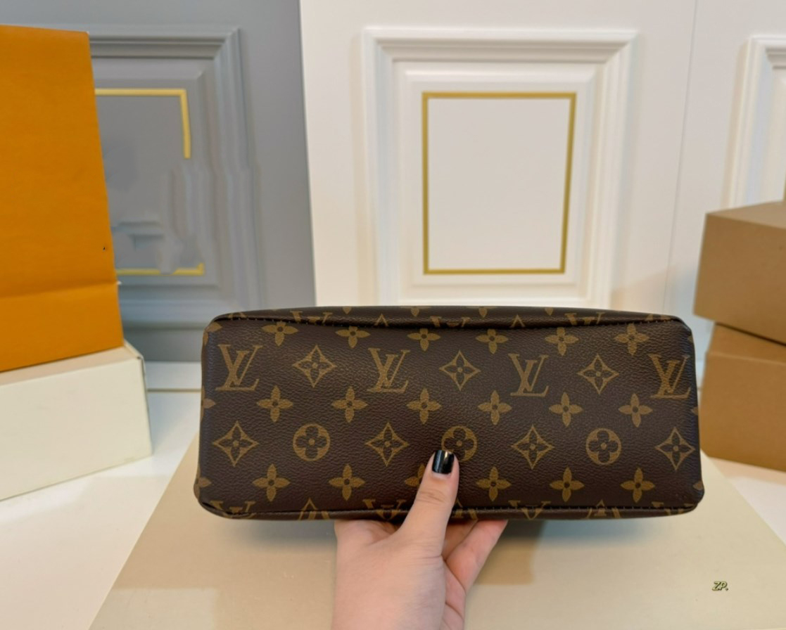 Louis Vuitton SHOULDER handbag