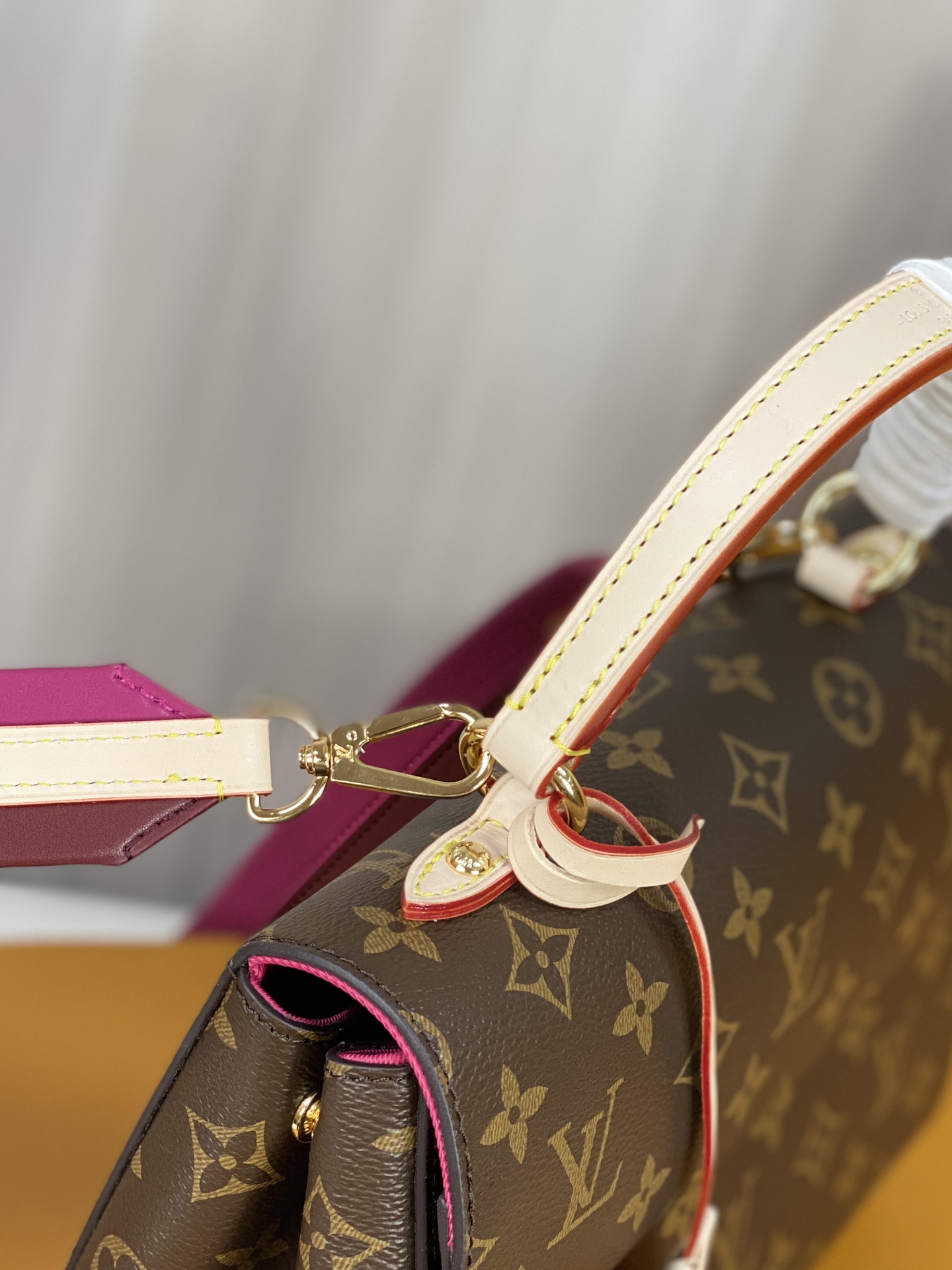 Louis Vuitton LV Cluny MM M42735