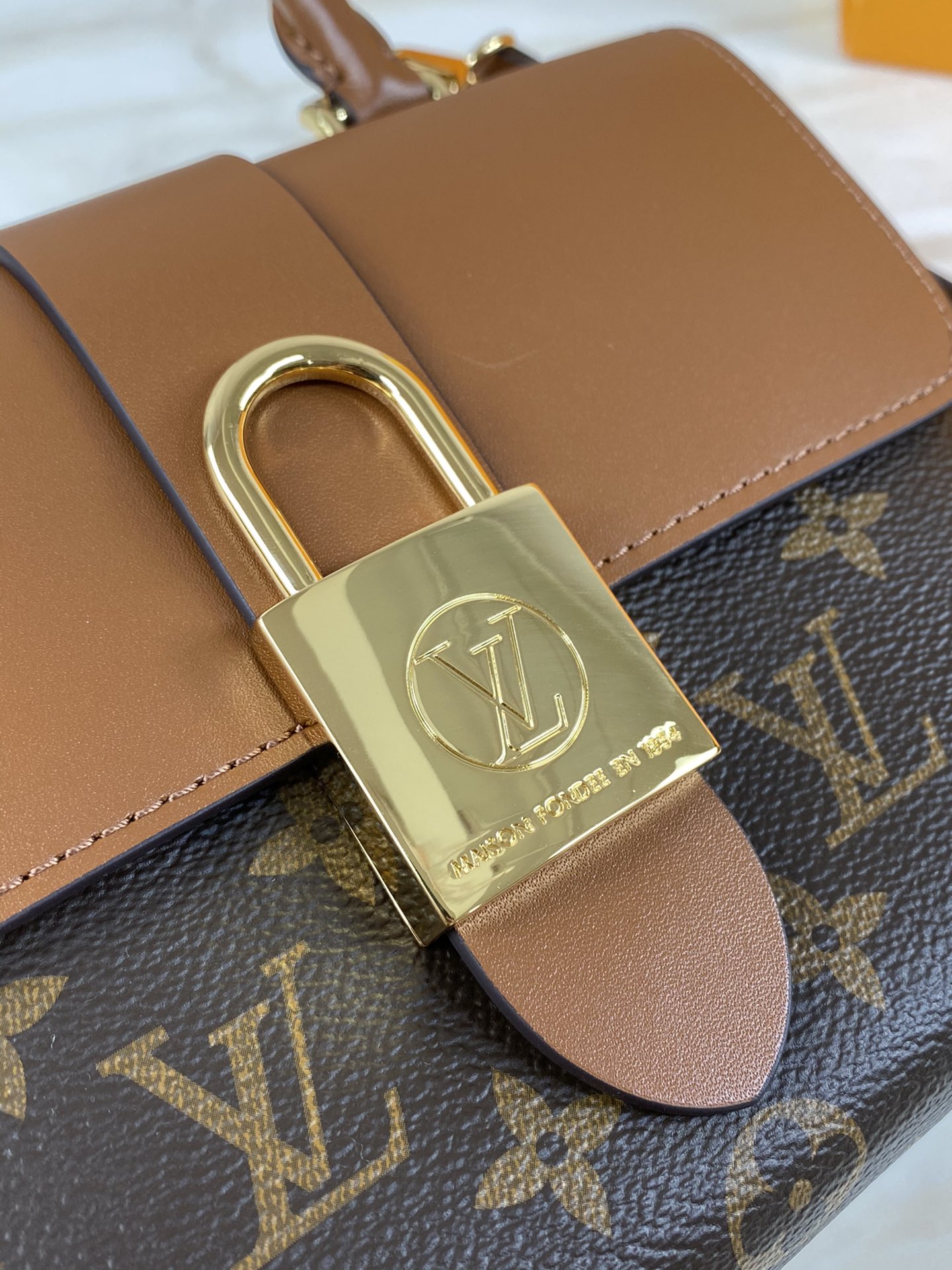 Louis Vuitton LV Locky BB M44654
