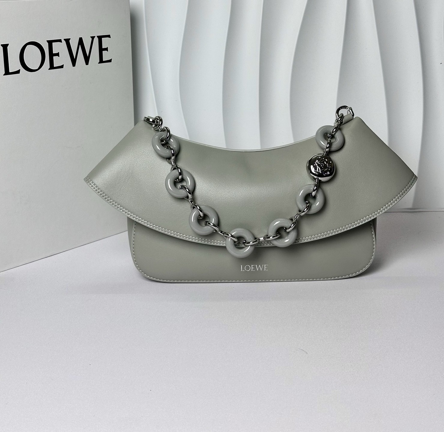 Loewe Sage Green Smooth Leather Pebble Anagram Donut Chain Link Flap Wave Hobo Shoulder Bag - KAIROO