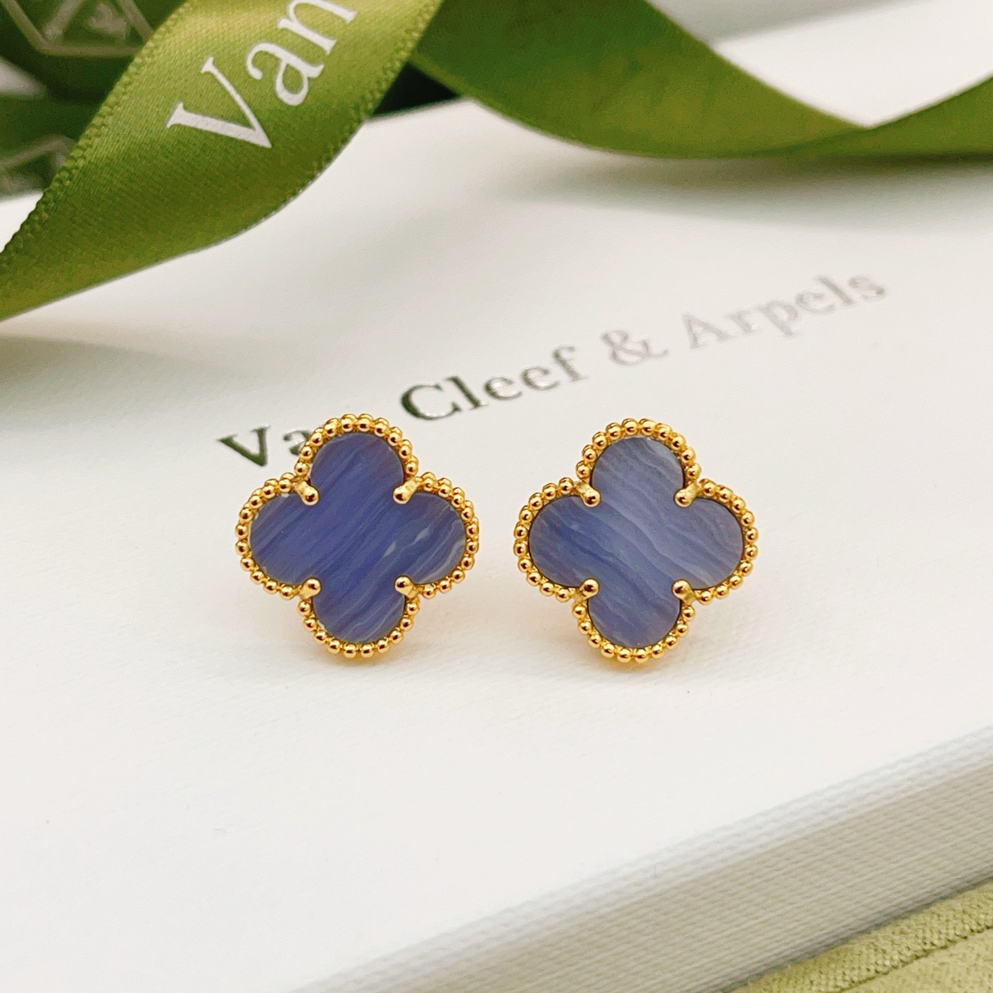 Van Cleef Fashion Medium Earrings 1.5cm
