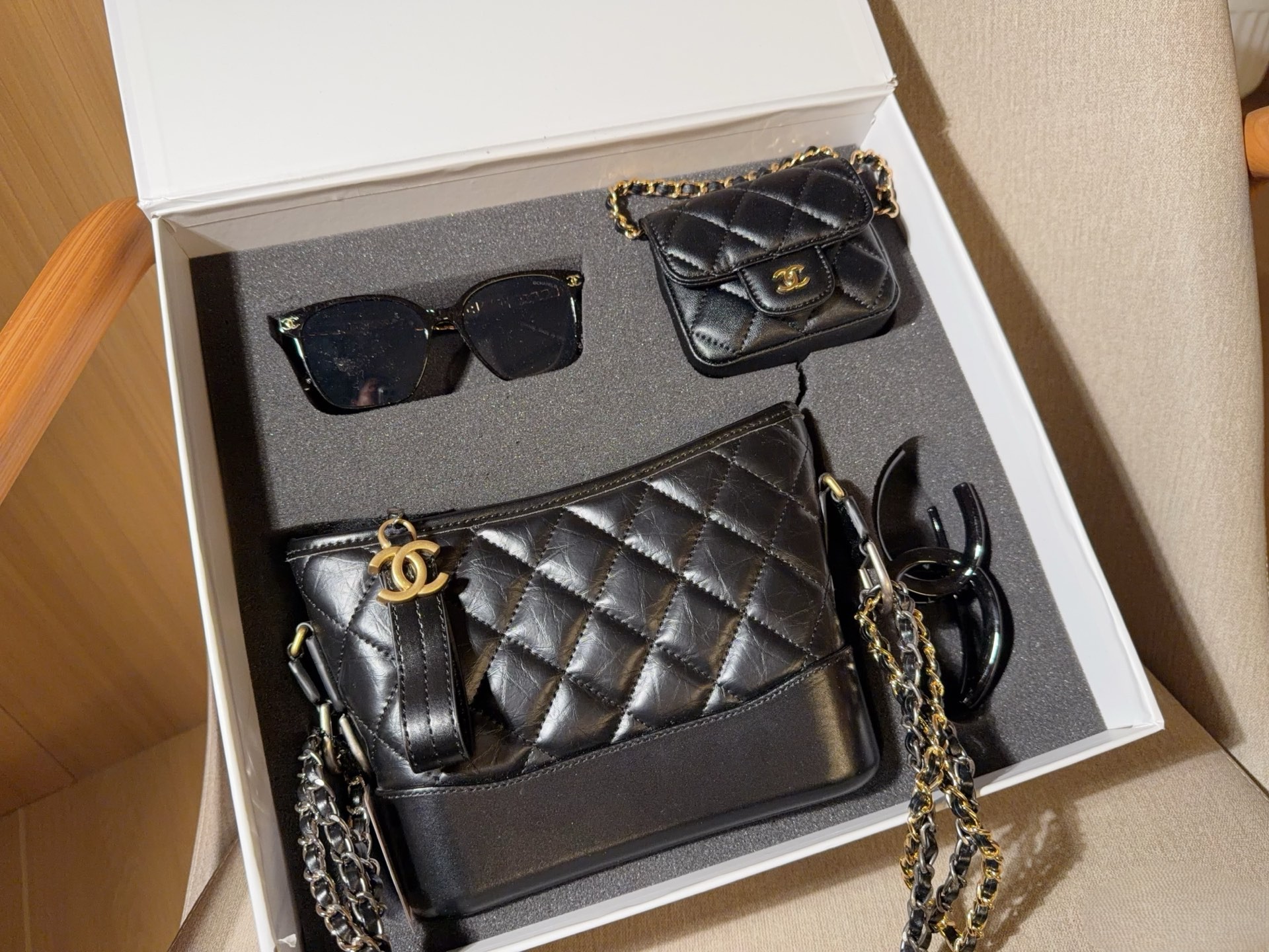 Chanel 4-Piece Gift Set：Gabrielle Small Black Hobo Bag &Mini Chain Coin Bag &Sunglasses &Hair Claw Clip - KAIROO