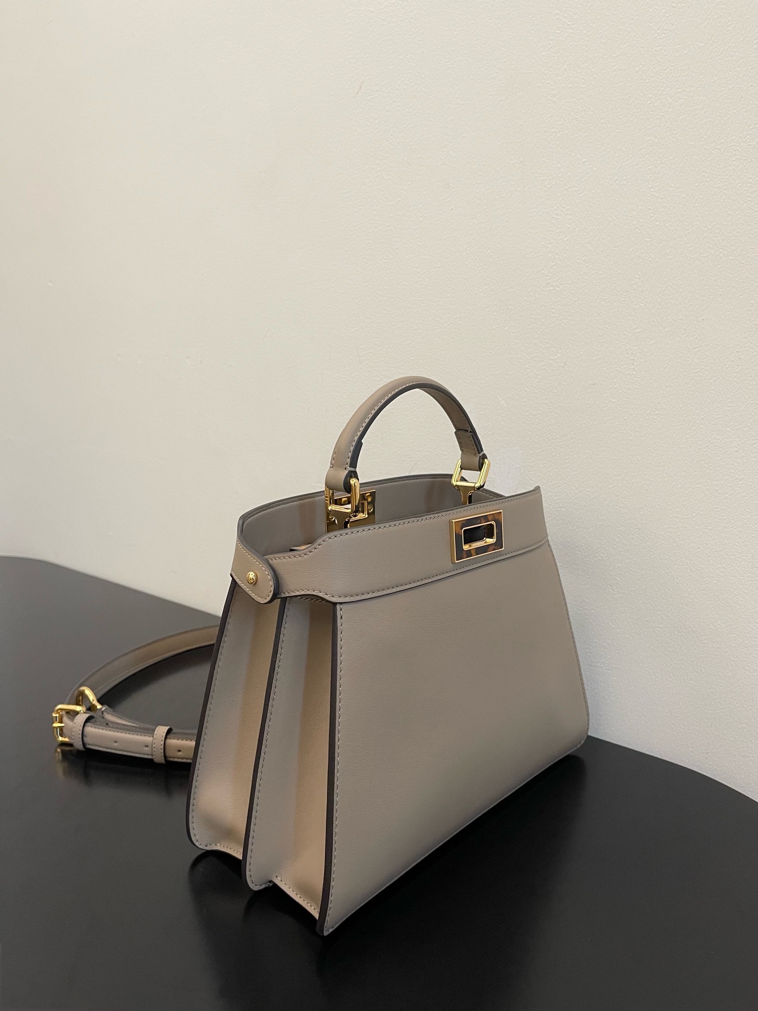 Fendi Iconic Peekaboo ISeeU Small Leather Bag-Grey