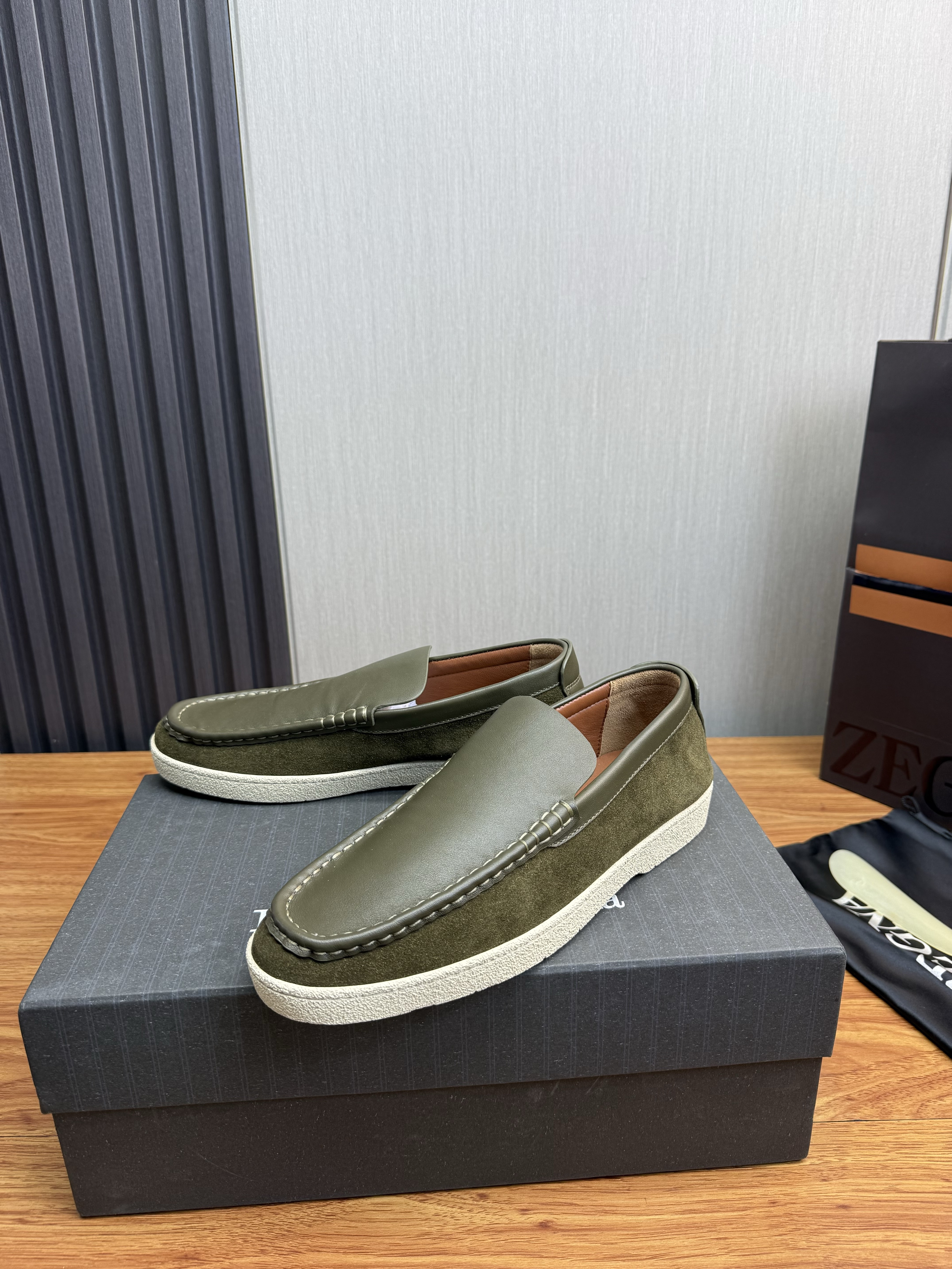 Zegna Men's Luxury leather loafer