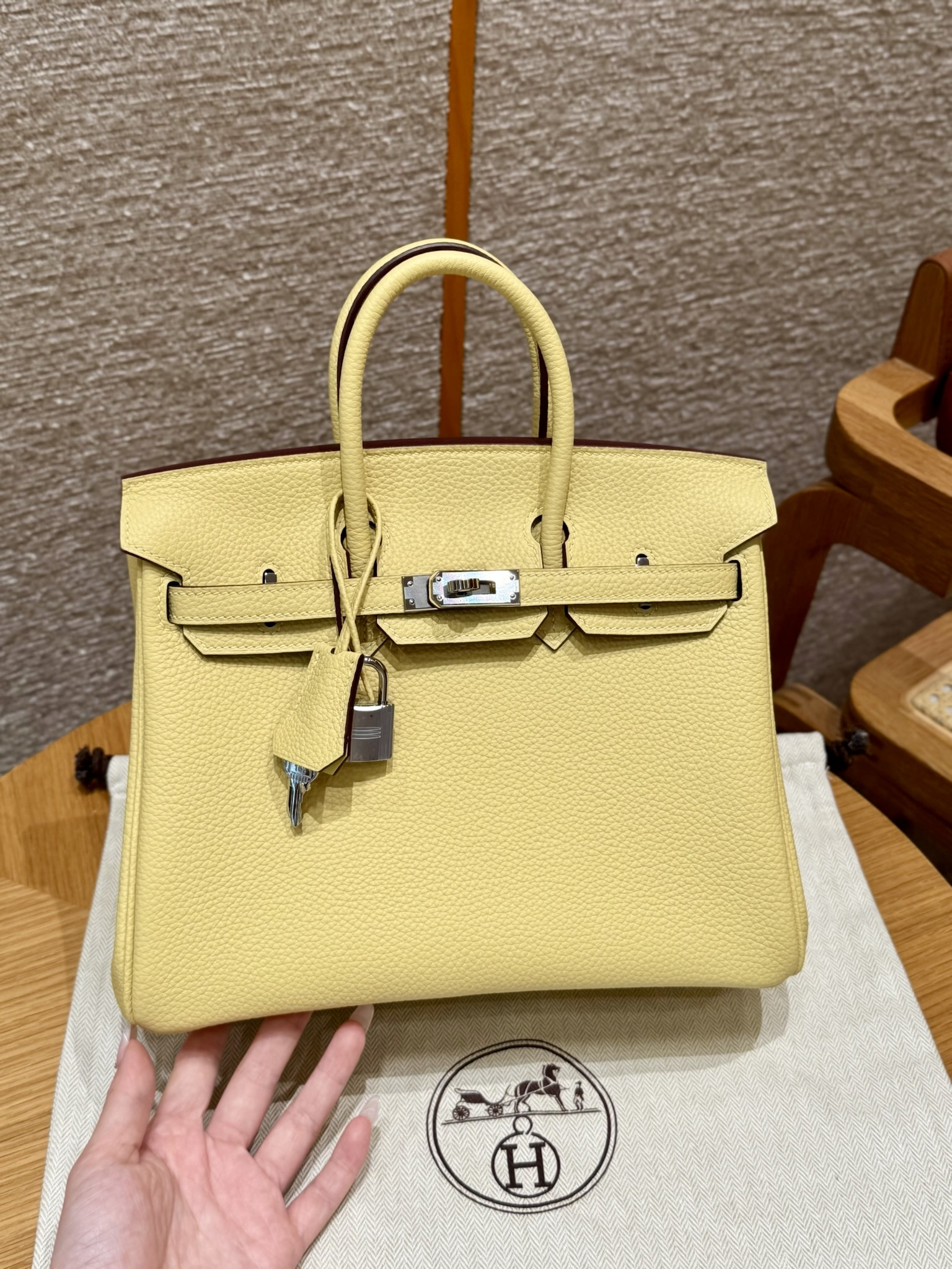Hermes Jaune Poussin Togo Birkin 25 Bag