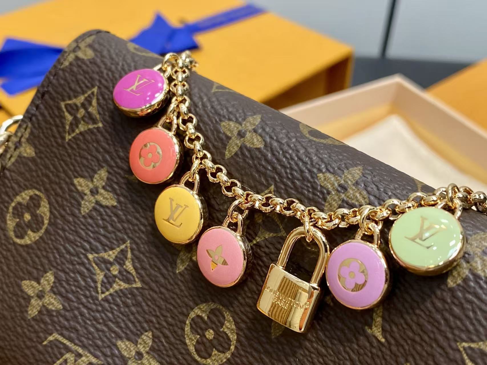 Louis Vuitton LV Pouch Metis waist bag