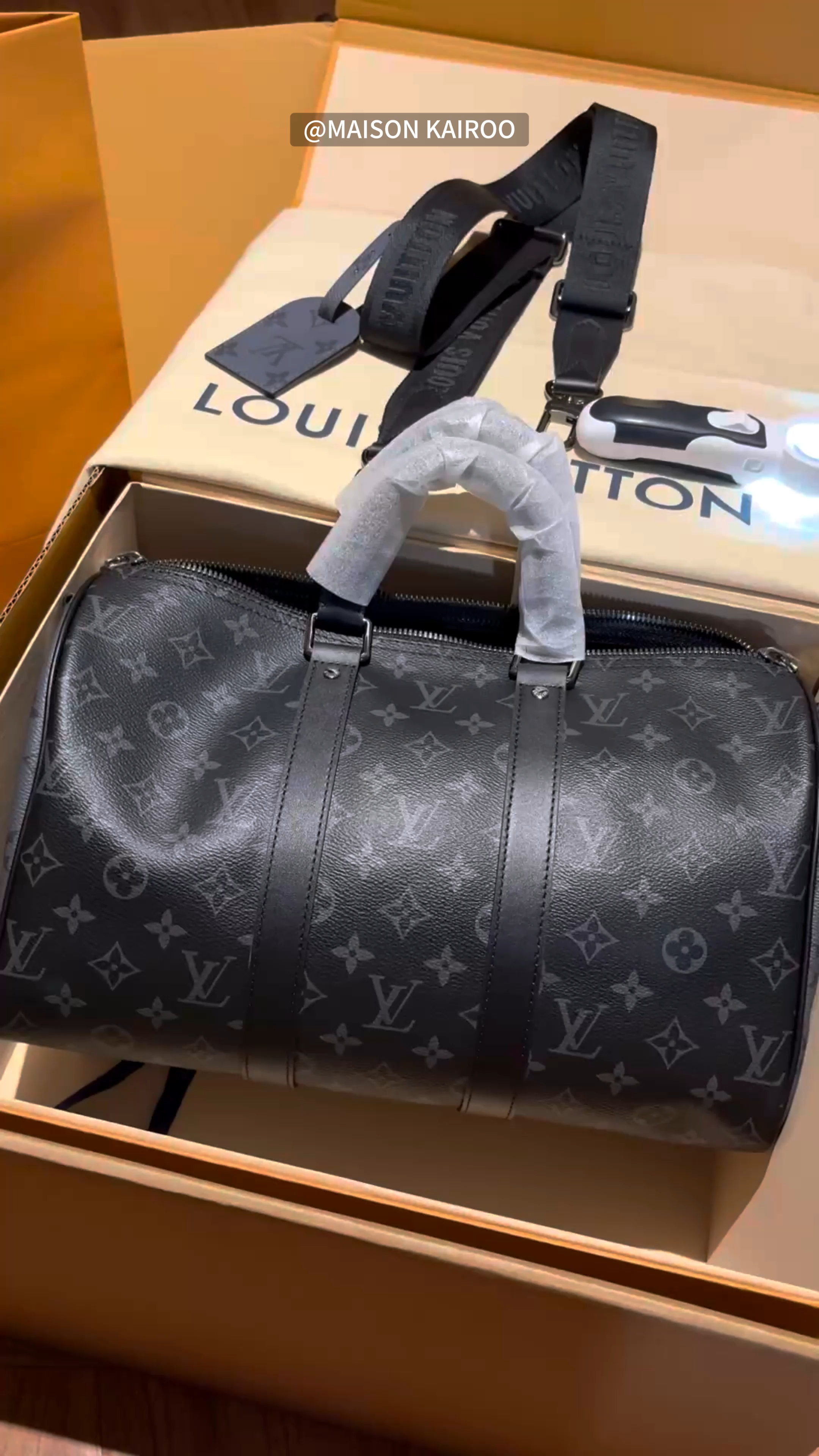 【15A  Master Version】Louis Vuitton LV Keepall 35 Black Monogram Eclipse Coated Canvas Travel Top Handle Duffle Bag - KAIROO